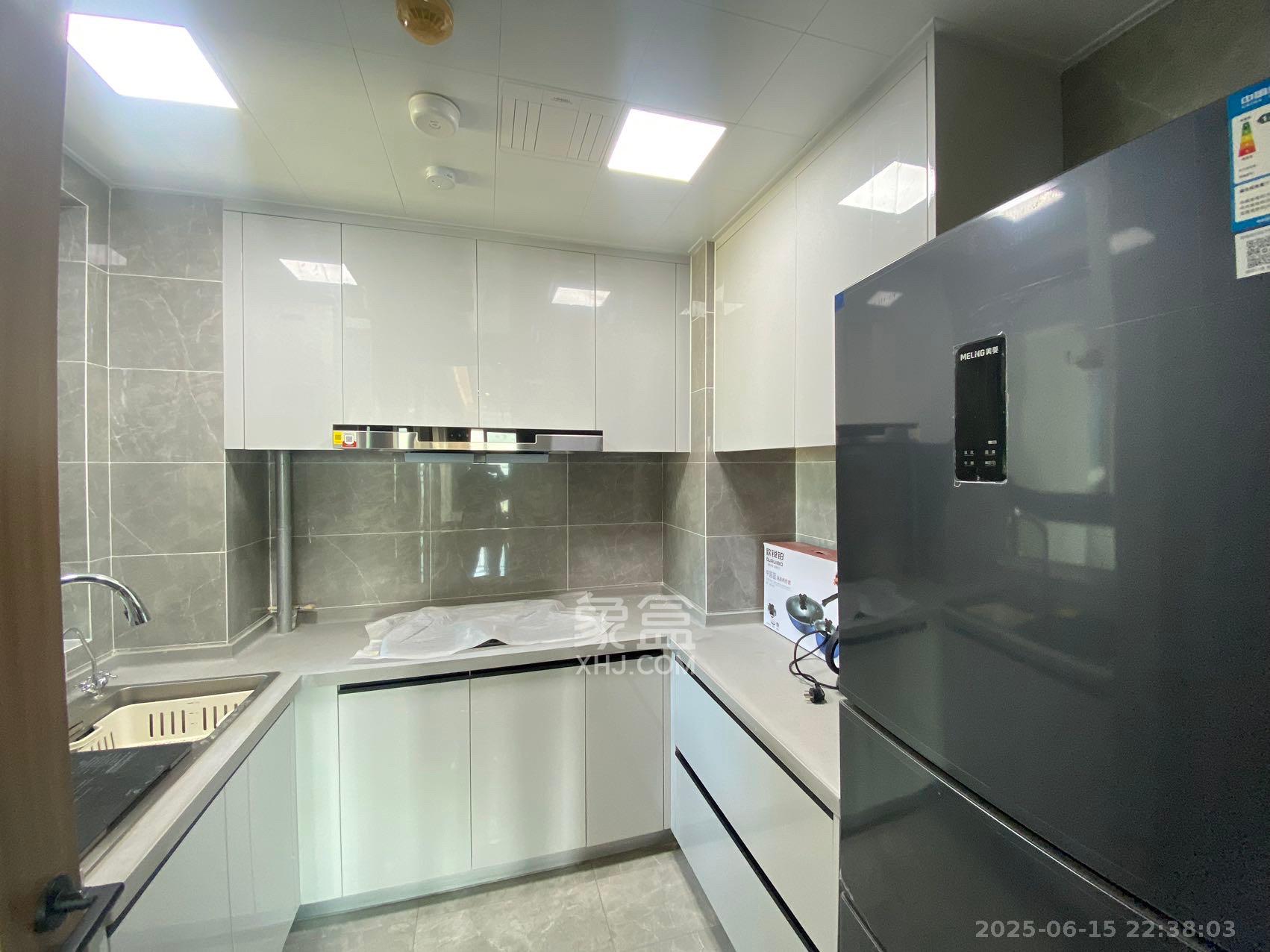 卓越中寰 3室2厅2卫 3800.0元/月 卓越中寰 3室2厅2卫 3800.0元/月室内图