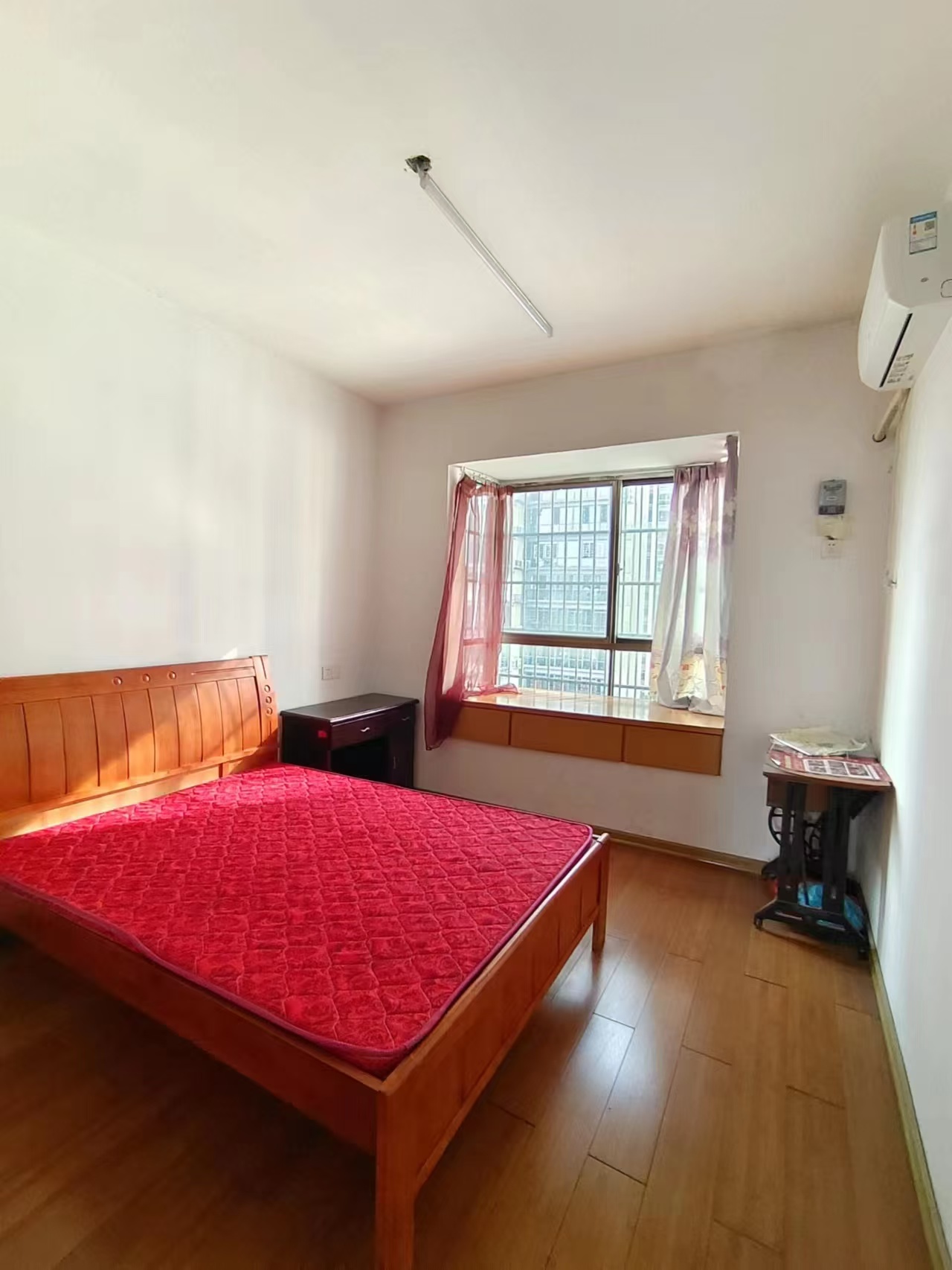 南华苑 1室0厅0卫 2500.0元/月 南华苑 1室0厅0卫 2500.0元/月室内图