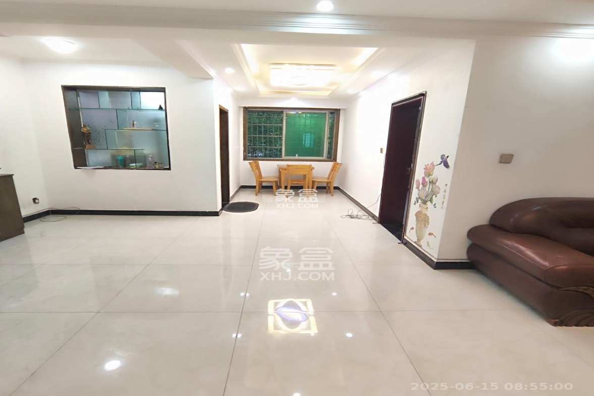 中南汽车世界 3室2厅1卫 1600.00元/月 中南汽车世界 3室2厅1卫 1600.00元/月室内图