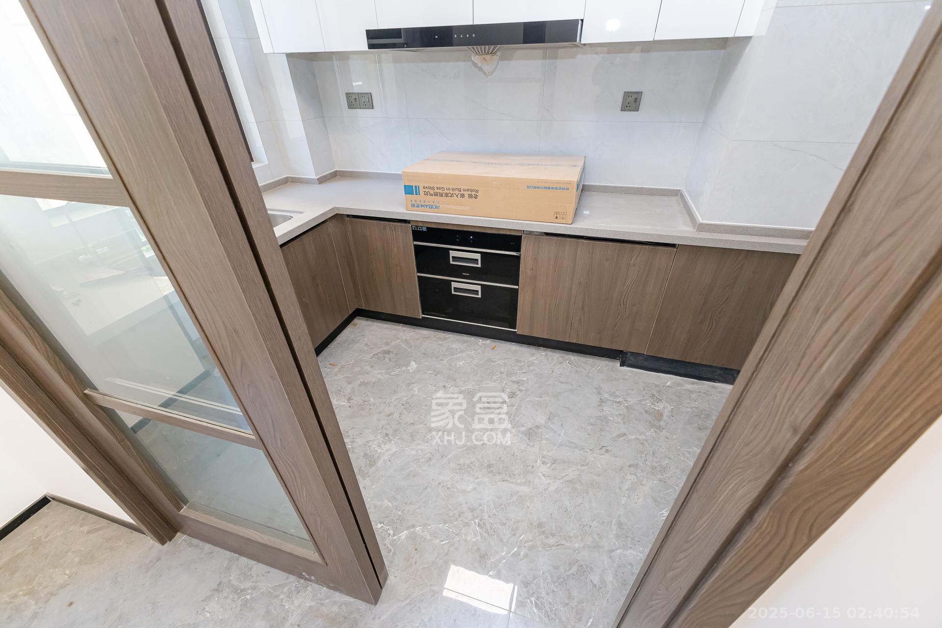 裕和府（乐万邦康桥悦城）  4室2厅2卫    140.0万厨房