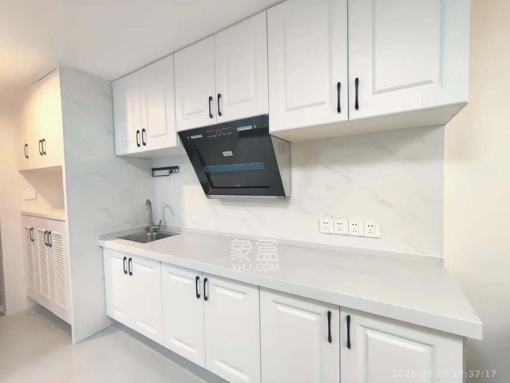 裕天国际商汇中心 1室0厅0卫 1800.0元/月 裕天国际商汇中心 1室0厅0卫 1800.0元/月室内图