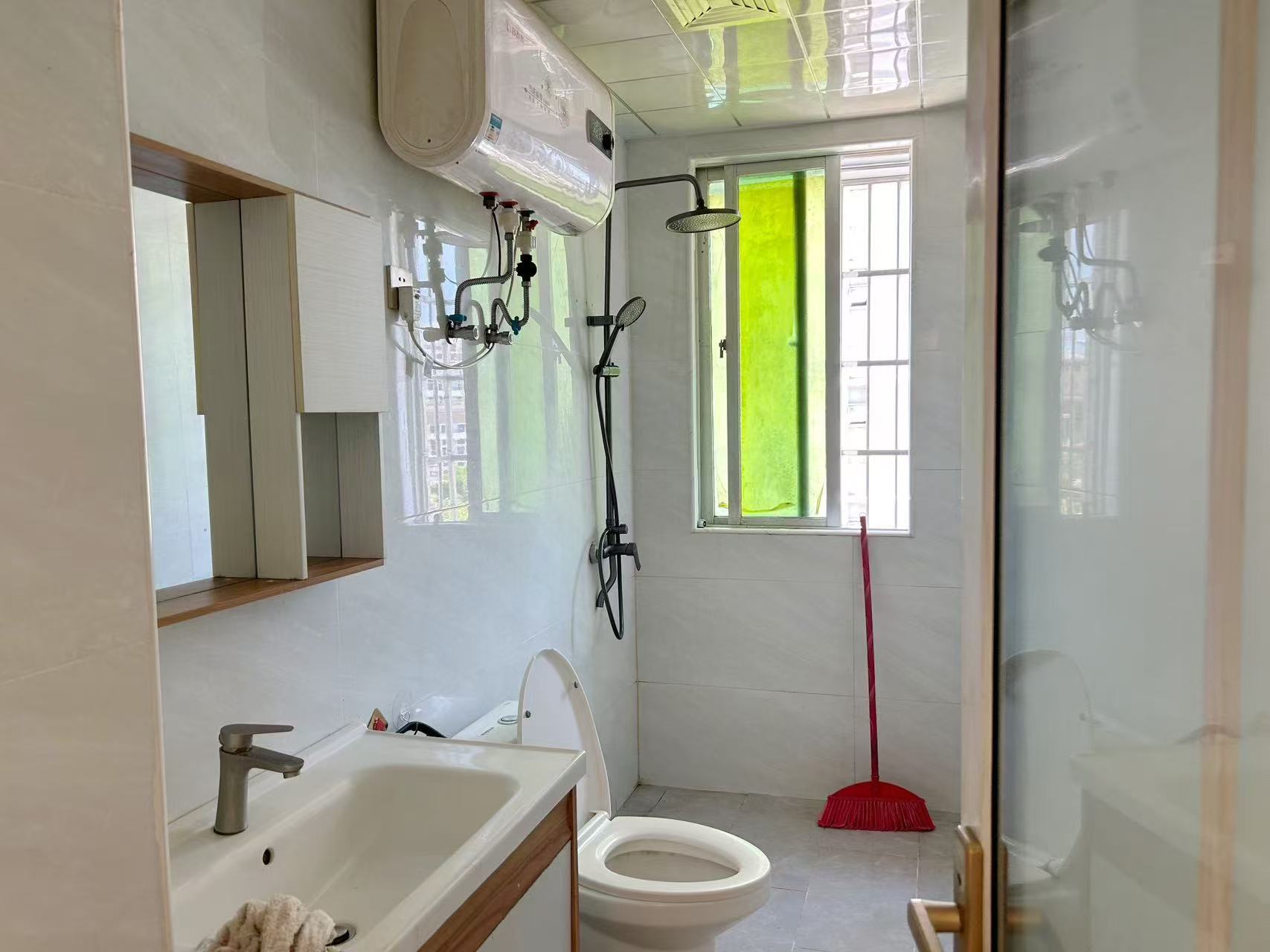 佳宝花园 3室2厅2卫 3000.0元/月 佳宝花园 3室2厅2卫 3000.0元/月室内图