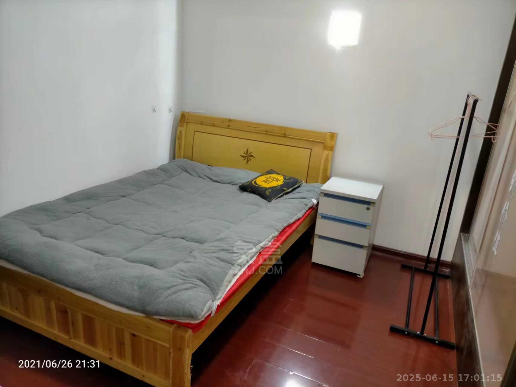 福鑫大厦 2室1厅1卫 1300.0元/月 福鑫大厦 2室1厅1卫 1300.0元/月室内图