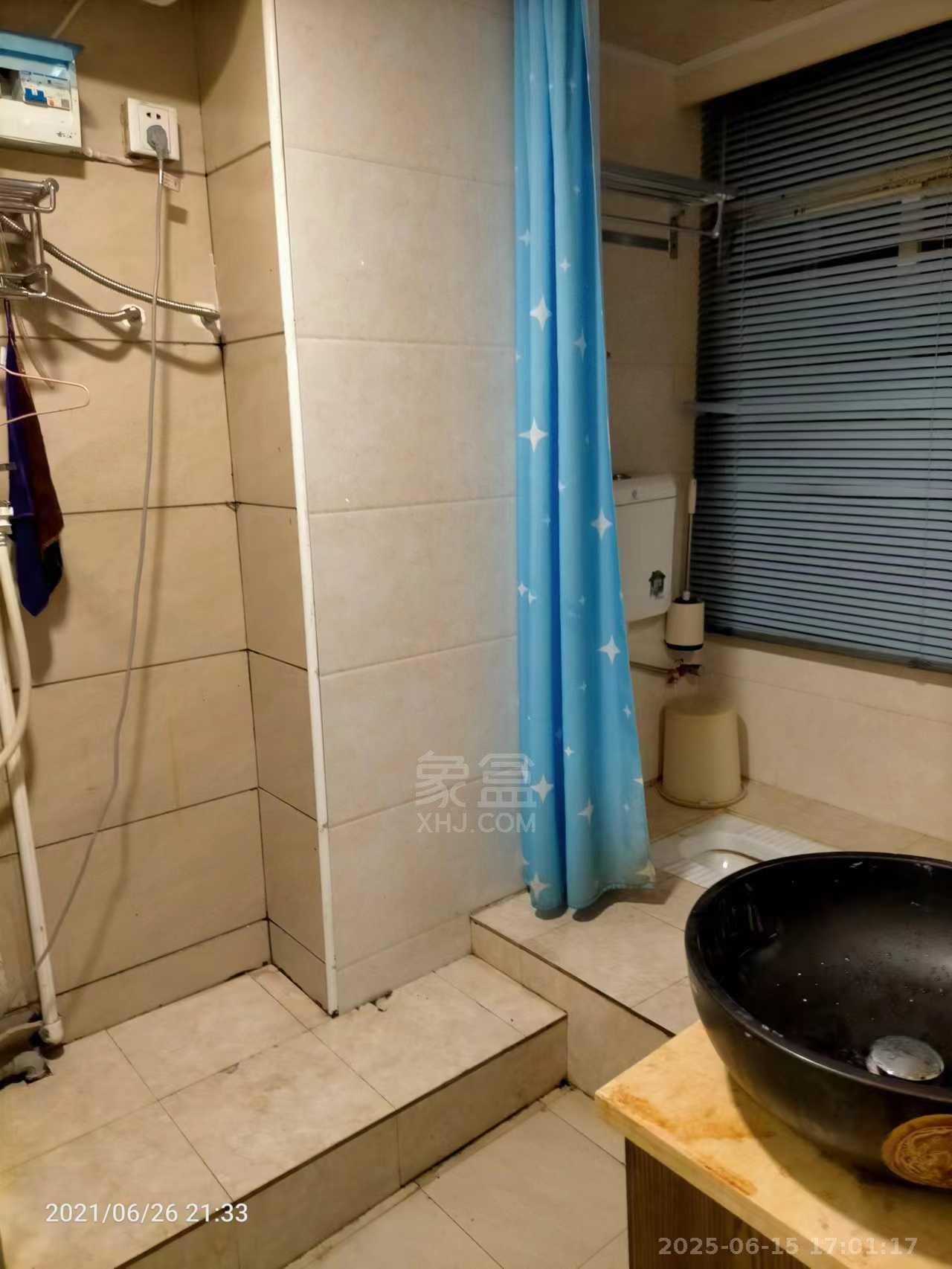 福鑫大厦 2室1厅1卫 1300.0元/月 福鑫大厦 2室1厅1卫 1300.0元/月室内图