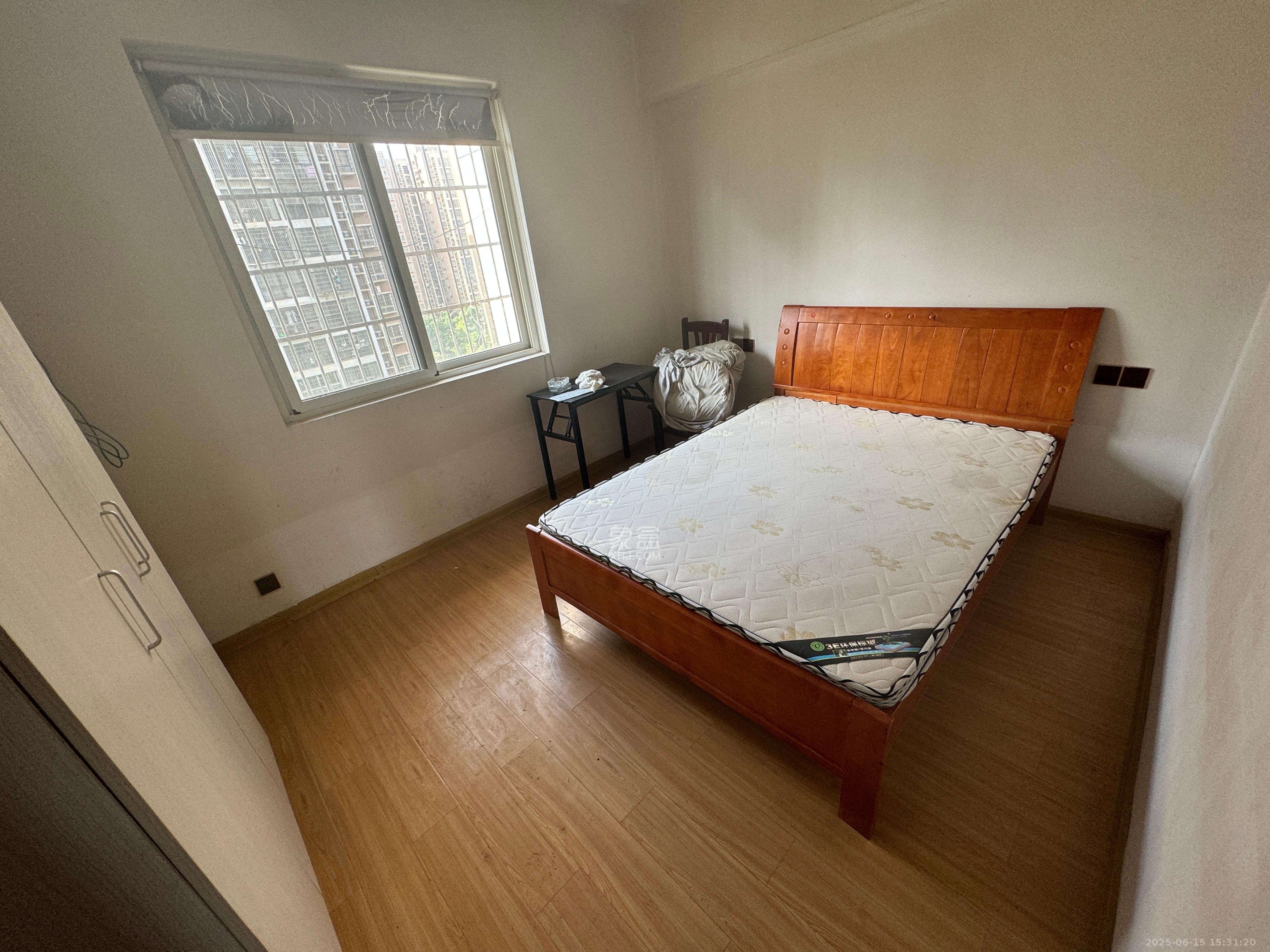 金南家园二期  4室2厅1卫    2600.0元/月 金南家园二期  4室2厅1卫    2600.0元/月室内图