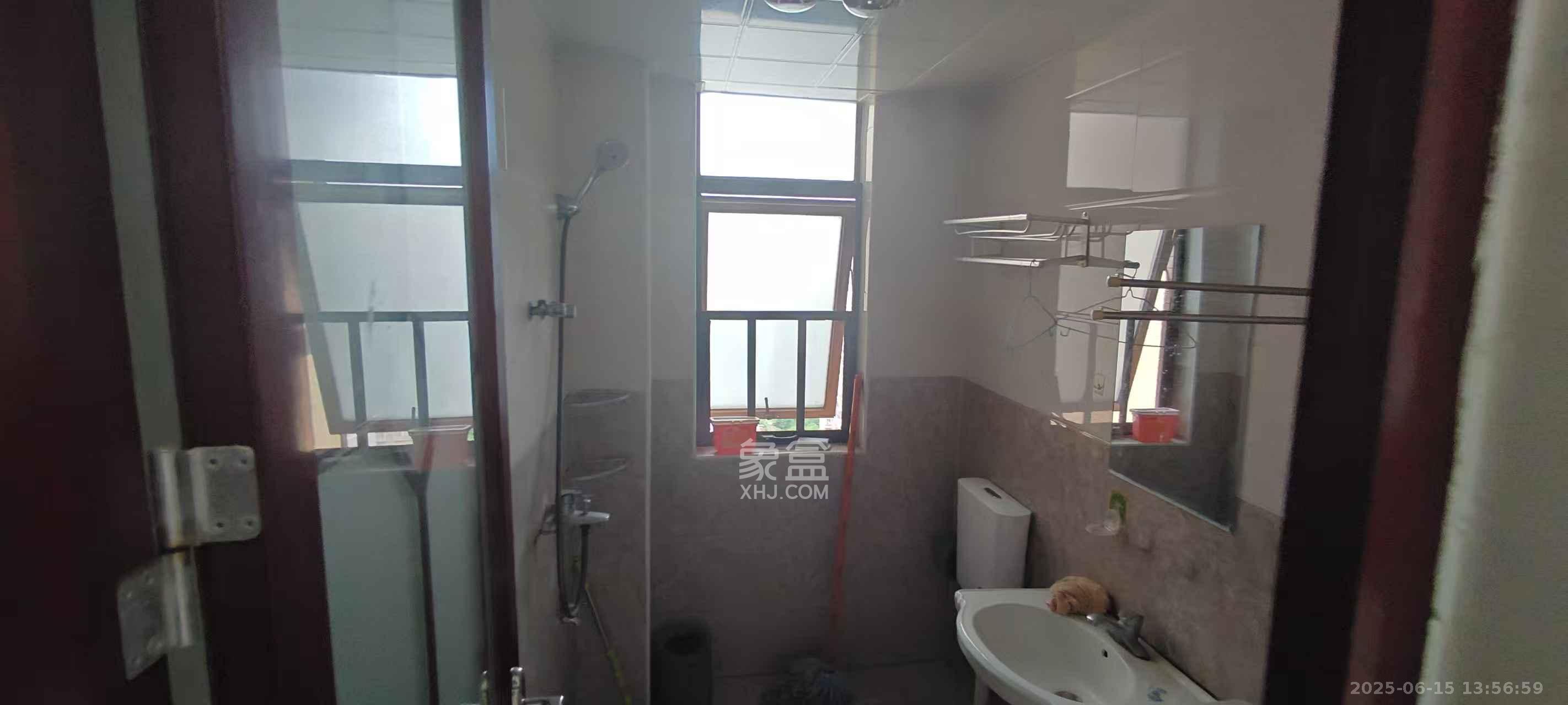 万里时代  1室2厅1卫    2600.0元/月室内图