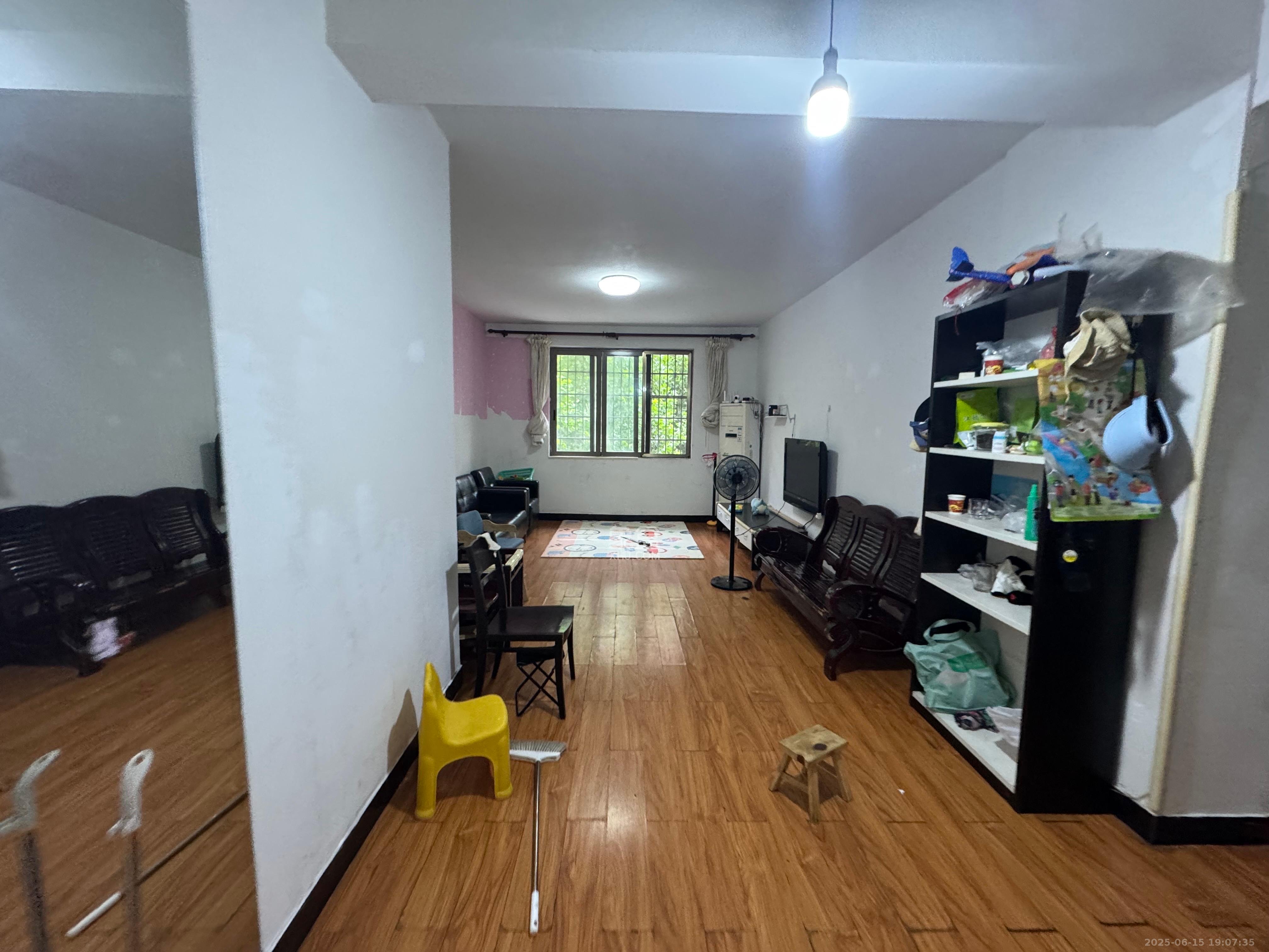 南苑小区  2室2厅2卫    2000.0元/月 南苑小区  2室2厅2卫    2000.0元/月室内图