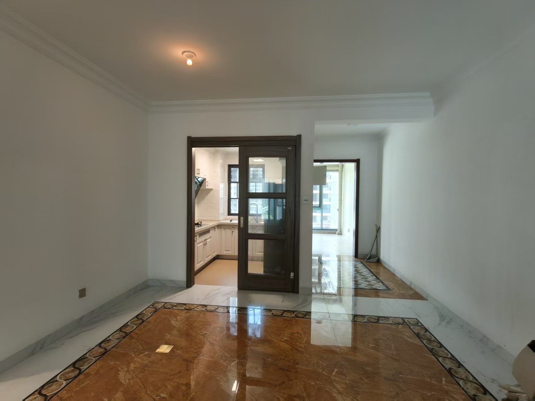 碧桂园梓山府 4室2厅2卫 2400.0元/月 碧桂园梓山府 4室2厅2卫 2400.0元/月室内图