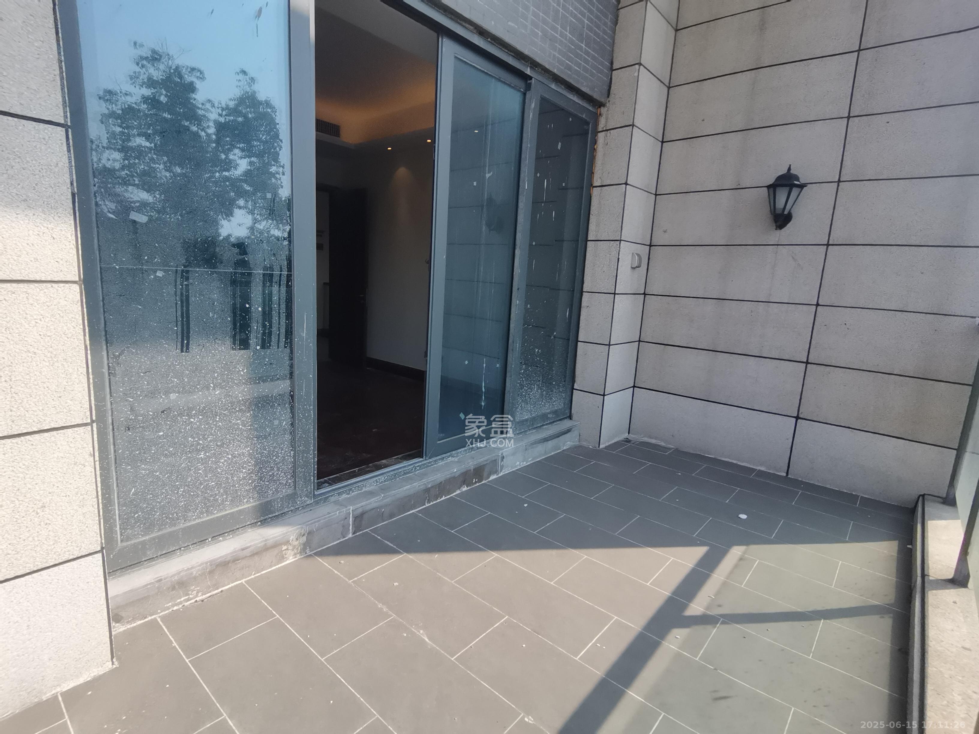 恒大养生谷  3室2厅3卫   148.00万阳台