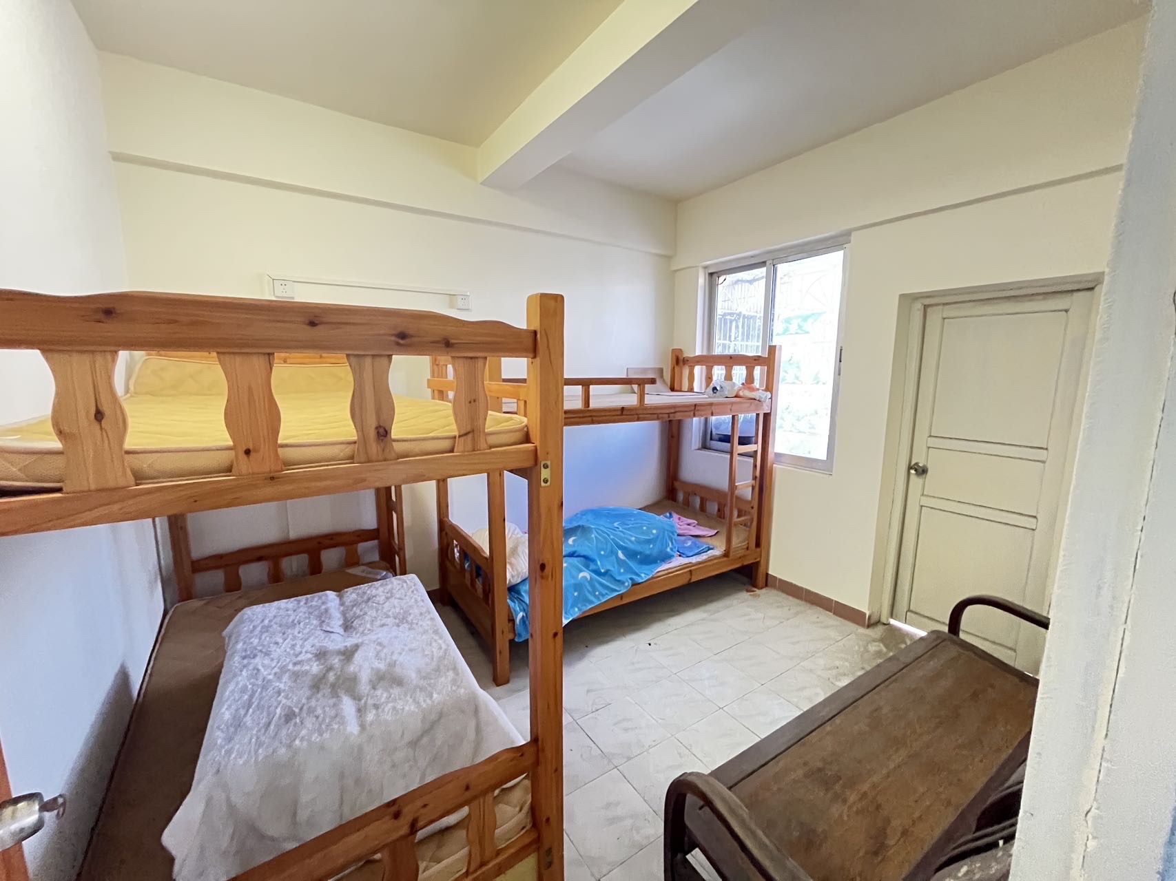 天鹅花园 4室2厅1卫 1500.0元/月 天鹅花园 4室2厅1卫 1500.0元/月室内图