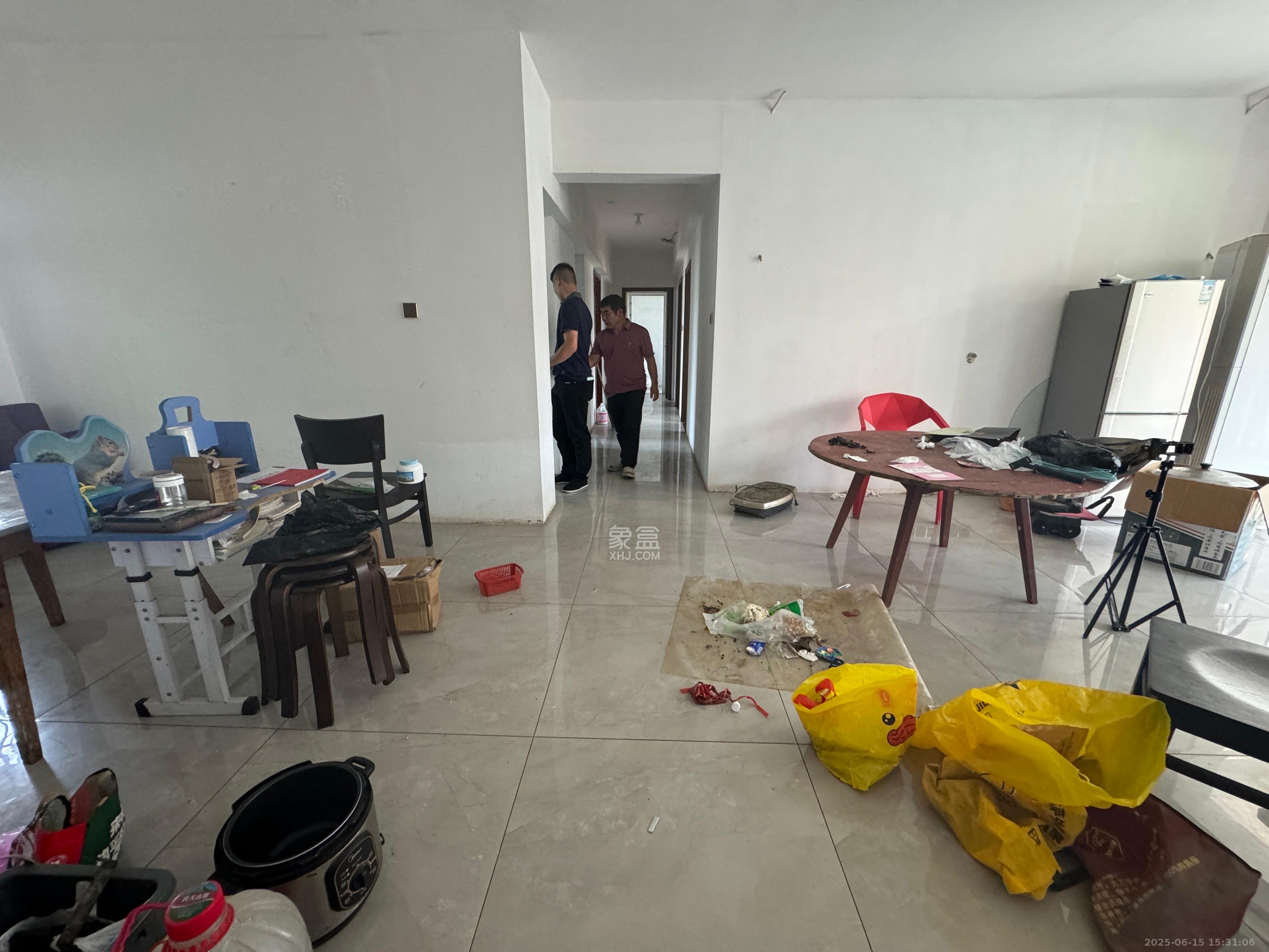 金南家园二期  4室2厅1卫    2600.0元/月 金南家园二期  4室2厅1卫    2600.0元/月室内图