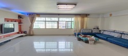红星大厦  4室2厅2卫   4000.00元/月