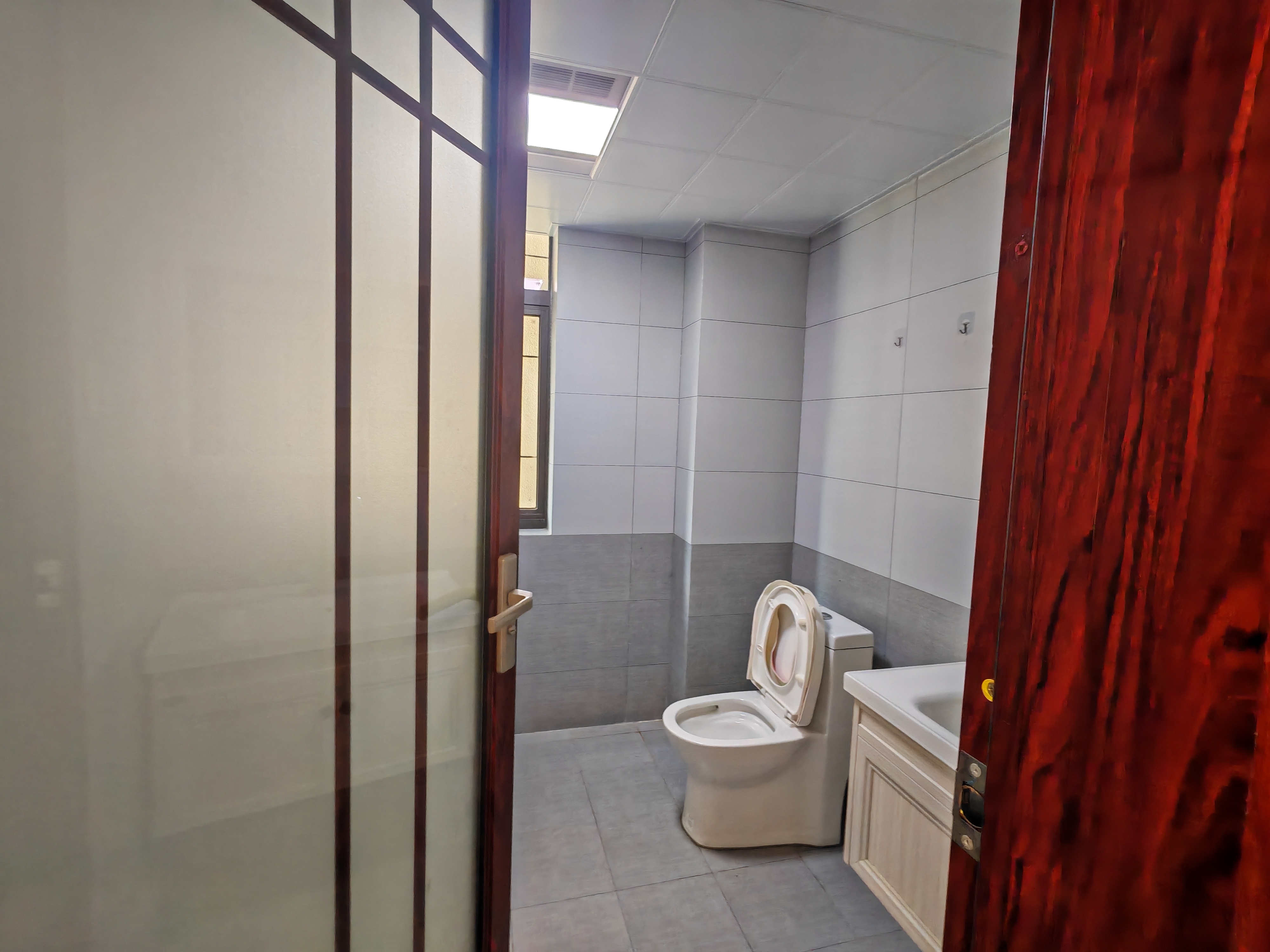 福天中央公馆 3室2厅2卫 2000.0元/月 福天中央公馆 3室2厅2卫 2000.0元/月室内图