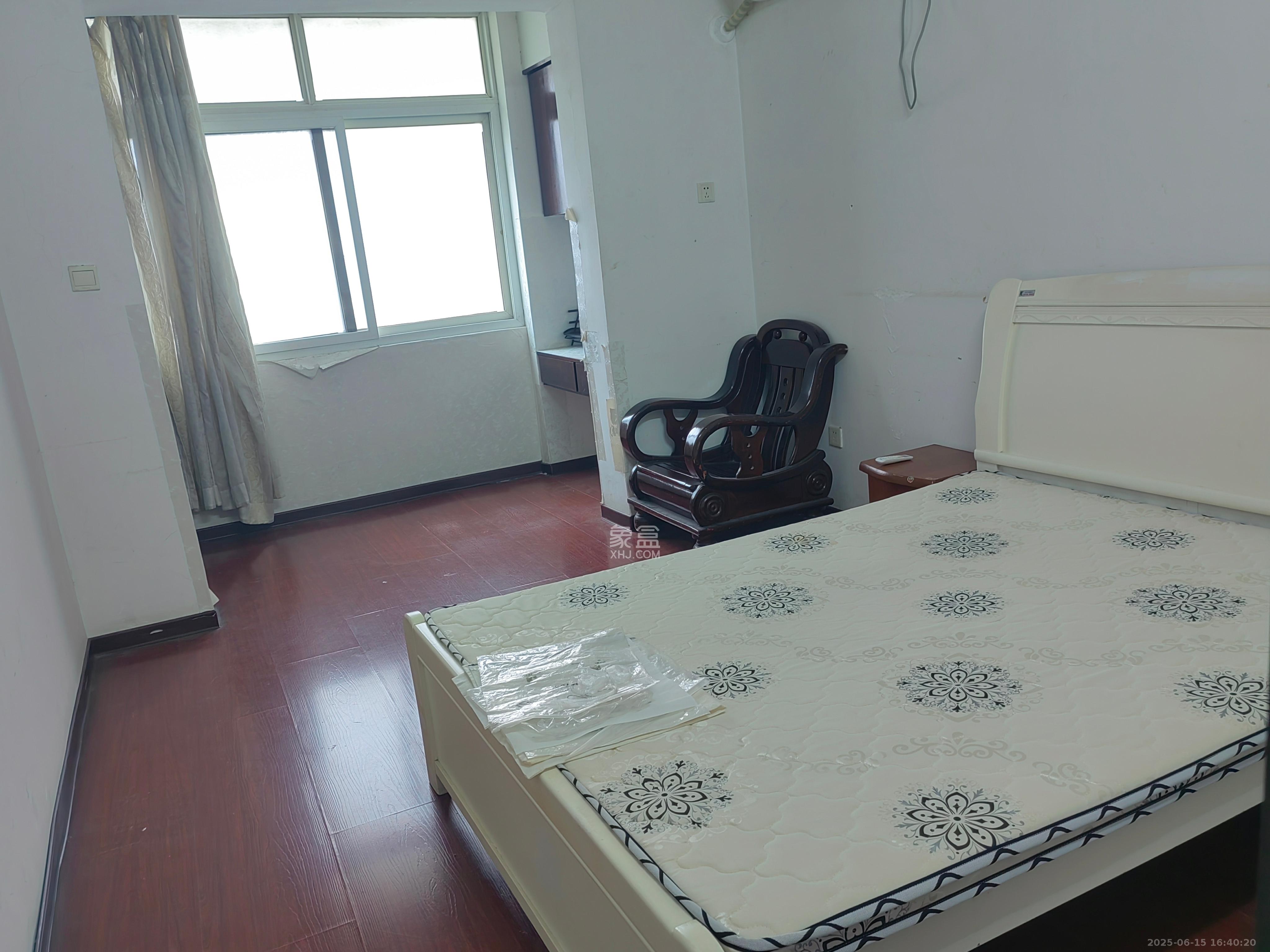 化工宿舍 2室1厅1卫 1800.0元/月 化工宿舍 2室1厅1卫 1800.0元/月室内图