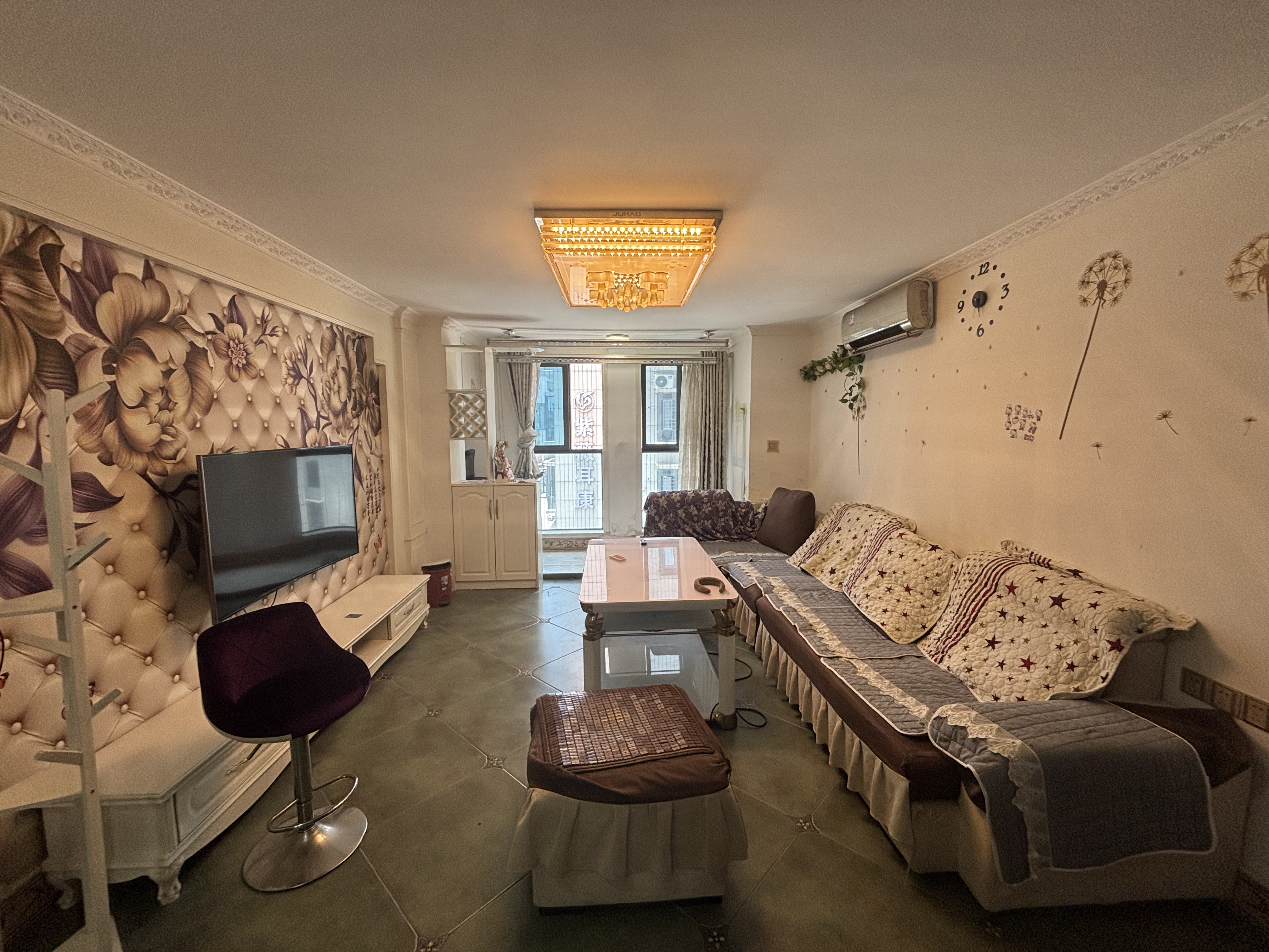 鸿星新天地  2室1厅1卫    1600.0元/月 鸿星新天地  2室1厅1卫    1600.0元/月室内图