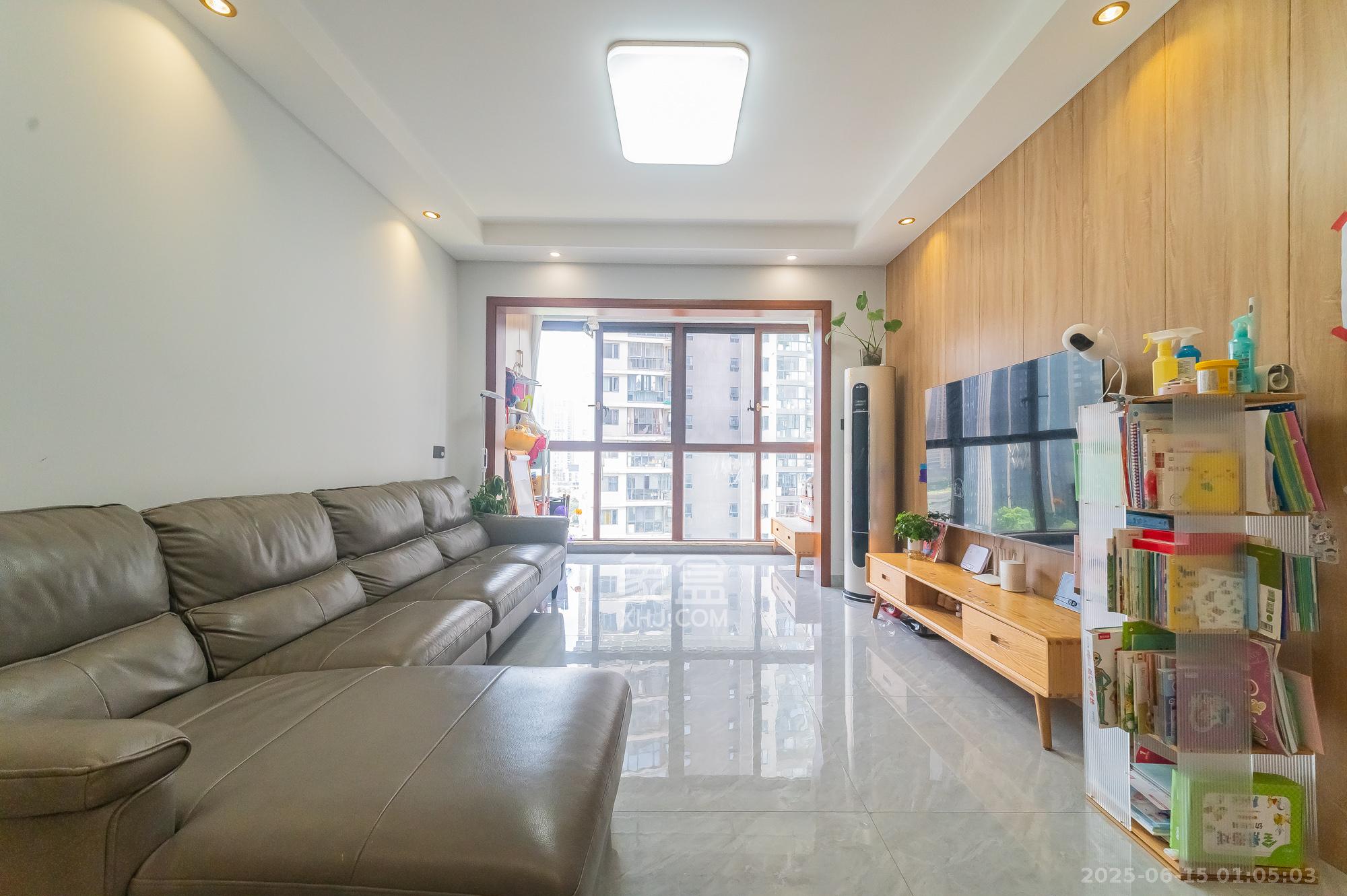 恒基凯旋门三期 3室2厅2卫 109.8万 恒基凯旋门三期 3室2厅2卫 109.8万客厅