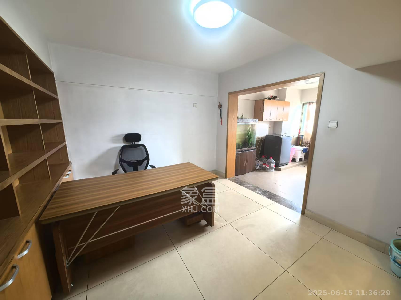 南国嘉苑 4室2厅2卫 3350.0元/月 南国嘉苑 4室2厅2卫 3350.0元/月室内图