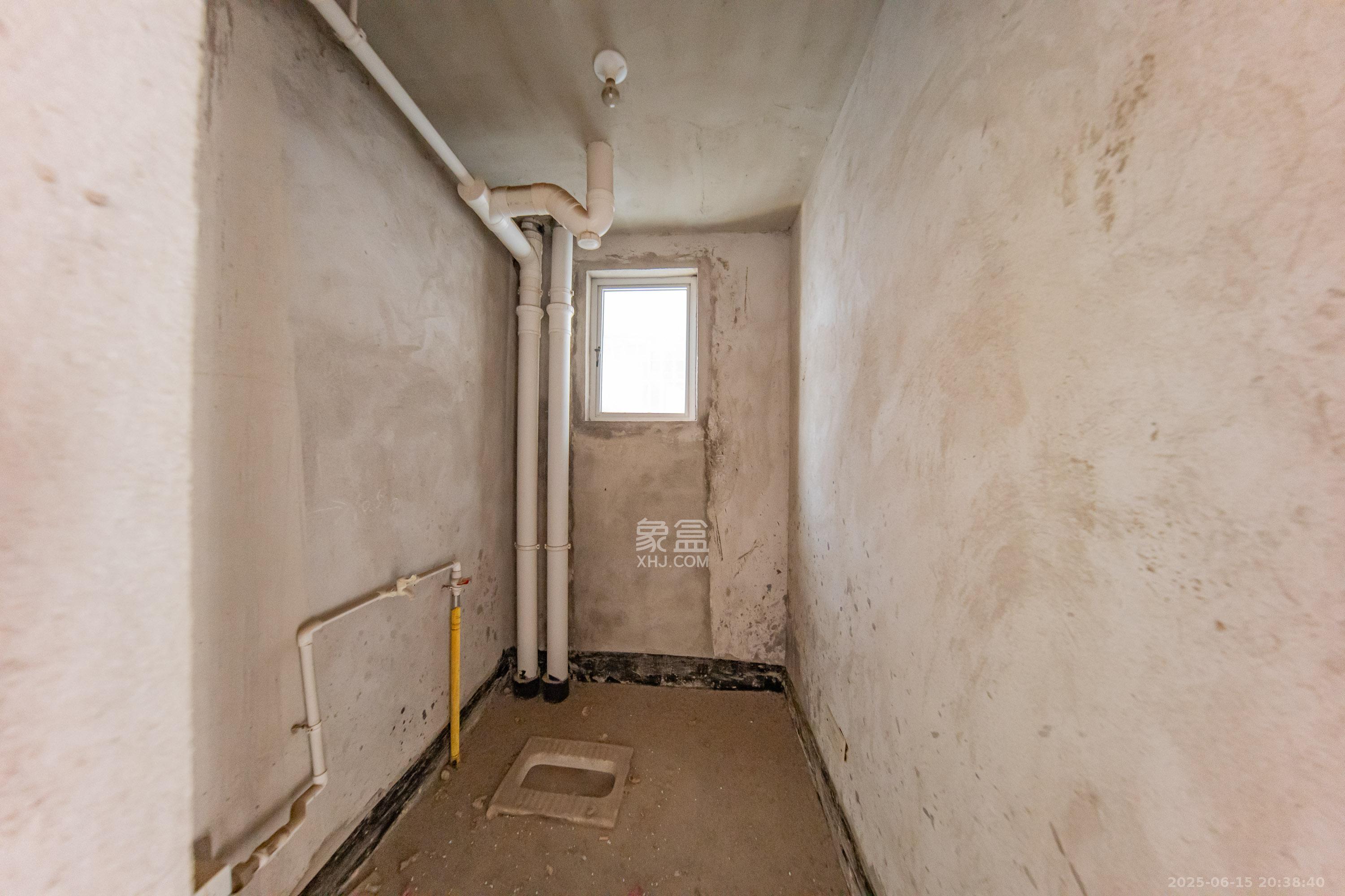 含浦家苑 3室2厅2卫 68.0万 含浦家苑 3室2厅2卫 68.0万卫生间