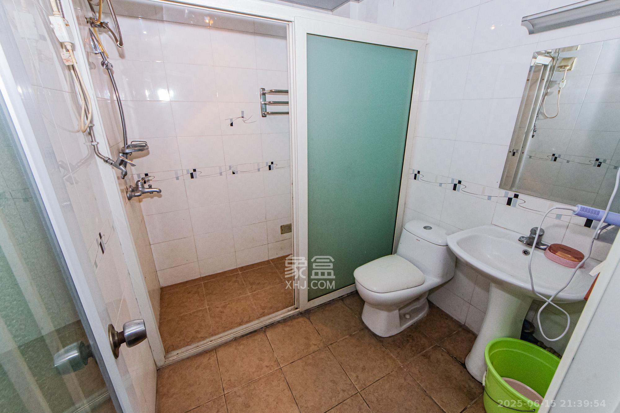 恒鑫澜北湾 4室2厅1卫 88.0万 恒鑫澜北湾 4室2厅1卫 88.0万卫生间