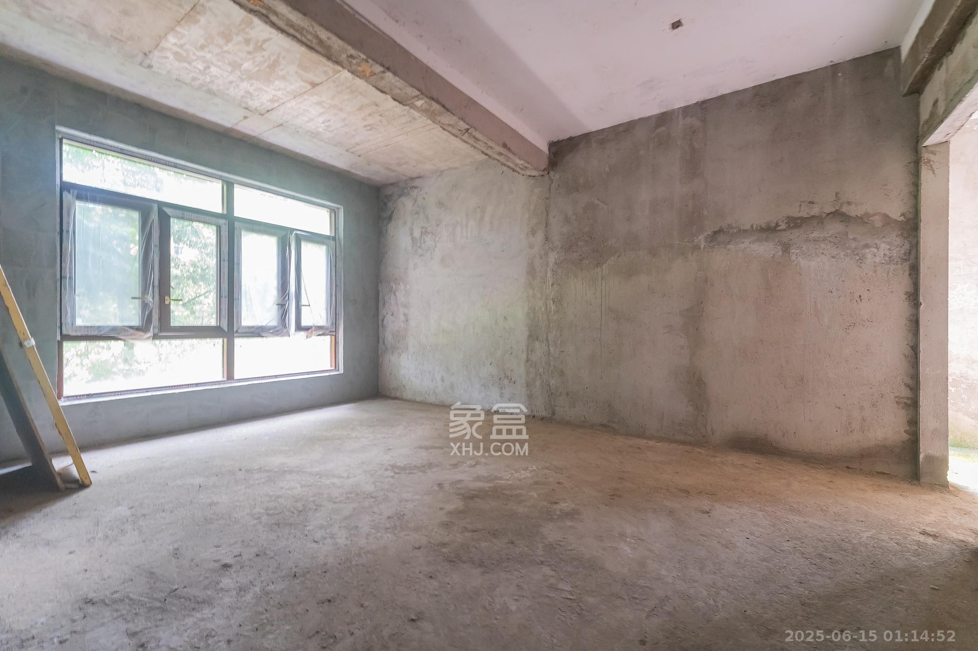 深业睿城 6室2厅5卫 650.0万 深业睿城 6室2厅5卫 650.0万其他