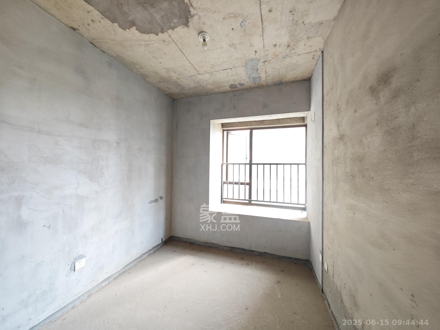 合能枫丹丽舍(柏悦名苑) 3室2厅2卫 105.0万 合能枫丹丽舍(柏悦名苑) 3室2厅2卫 105.0万卧室