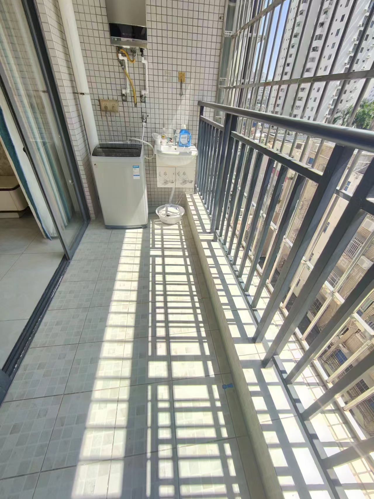 衡阳大厦  2室2厅1卫   2500.00元/月室内图