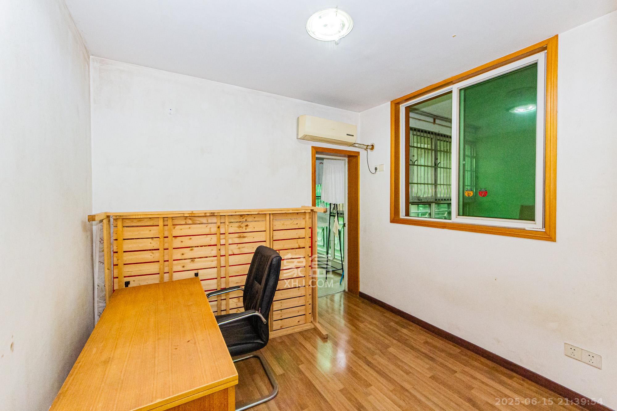 恒鑫澜北湾 4室2厅1卫 88.0万 恒鑫澜北湾 4室2厅1卫 88.0万卧室