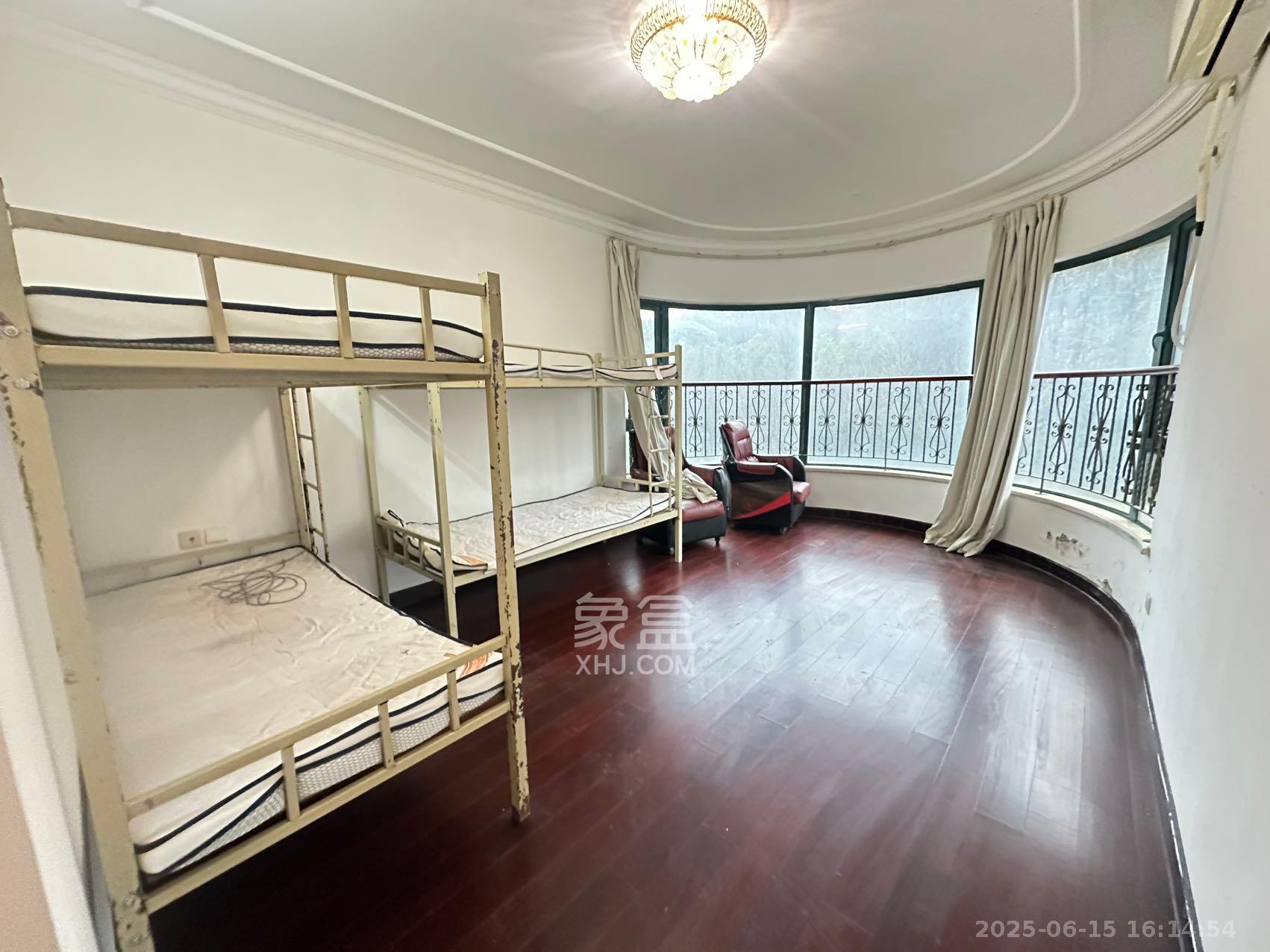 恒大城 4室2厅2卫 2500.0元/月 恒大城 4室2厅2卫 2500.0元/月室内图