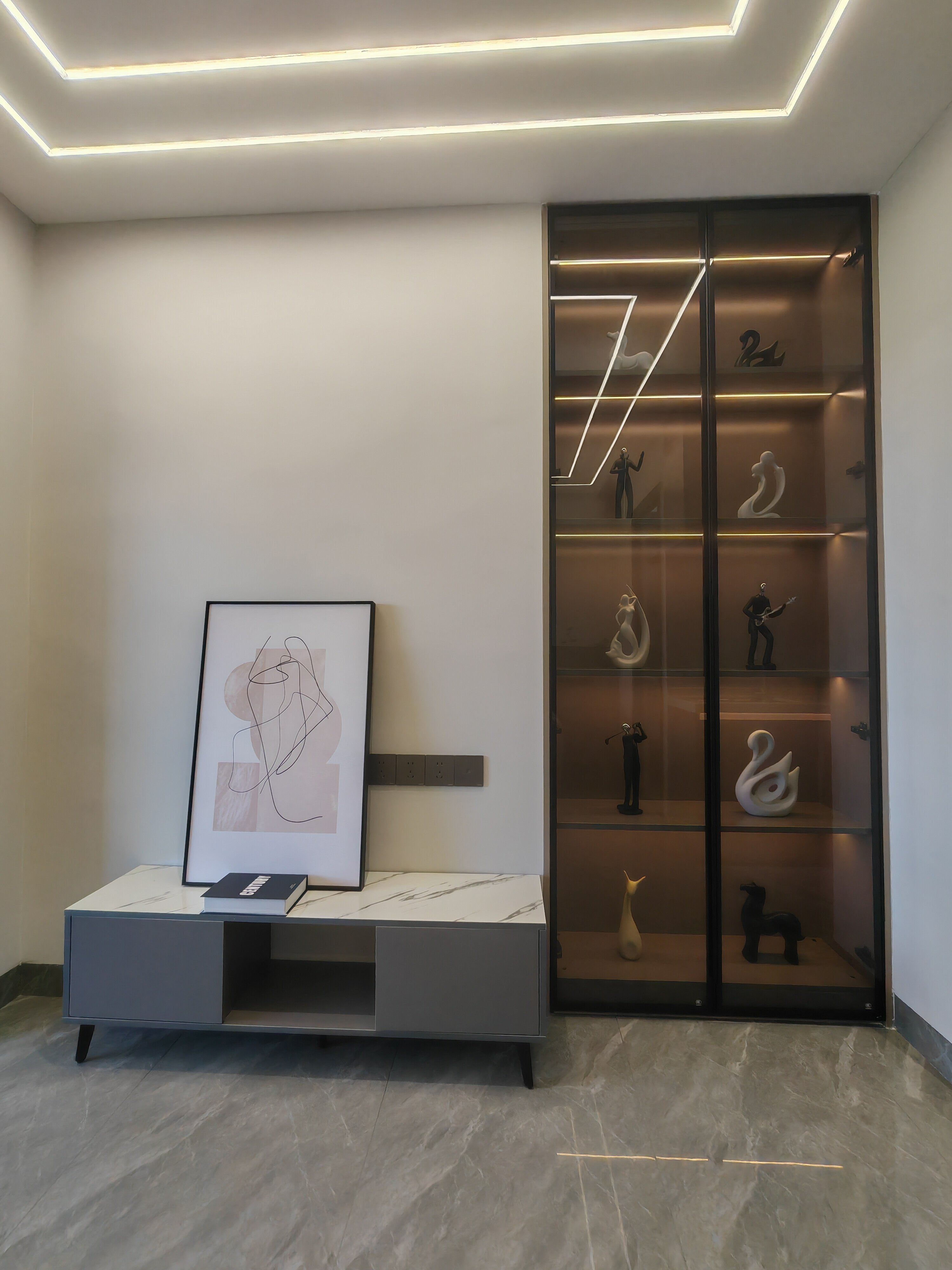 嵩阳大厦 1室1厅1卫 43.0万 嵩阳大厦 1室1厅1卫 43.0万客厅