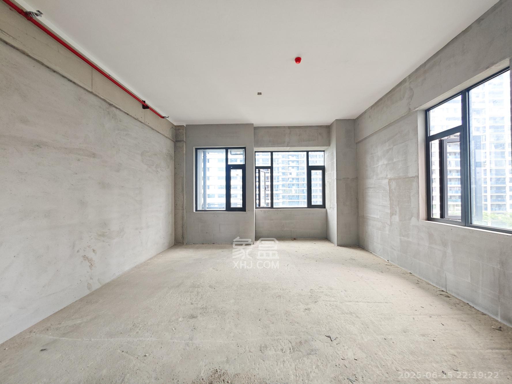 融创会展上东区 2室1厅1卫 70.0万 融创会展上东区 2室1厅1卫 70.0万客厅