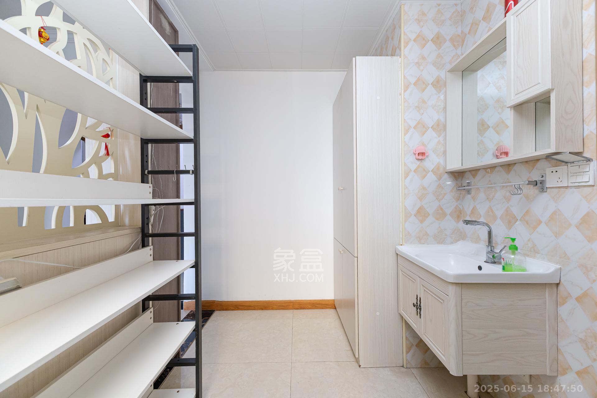 勤诚达新界  3室2厅1卫    80.0万 勤诚达新界  3室2厅1卫    80.0万卫生间