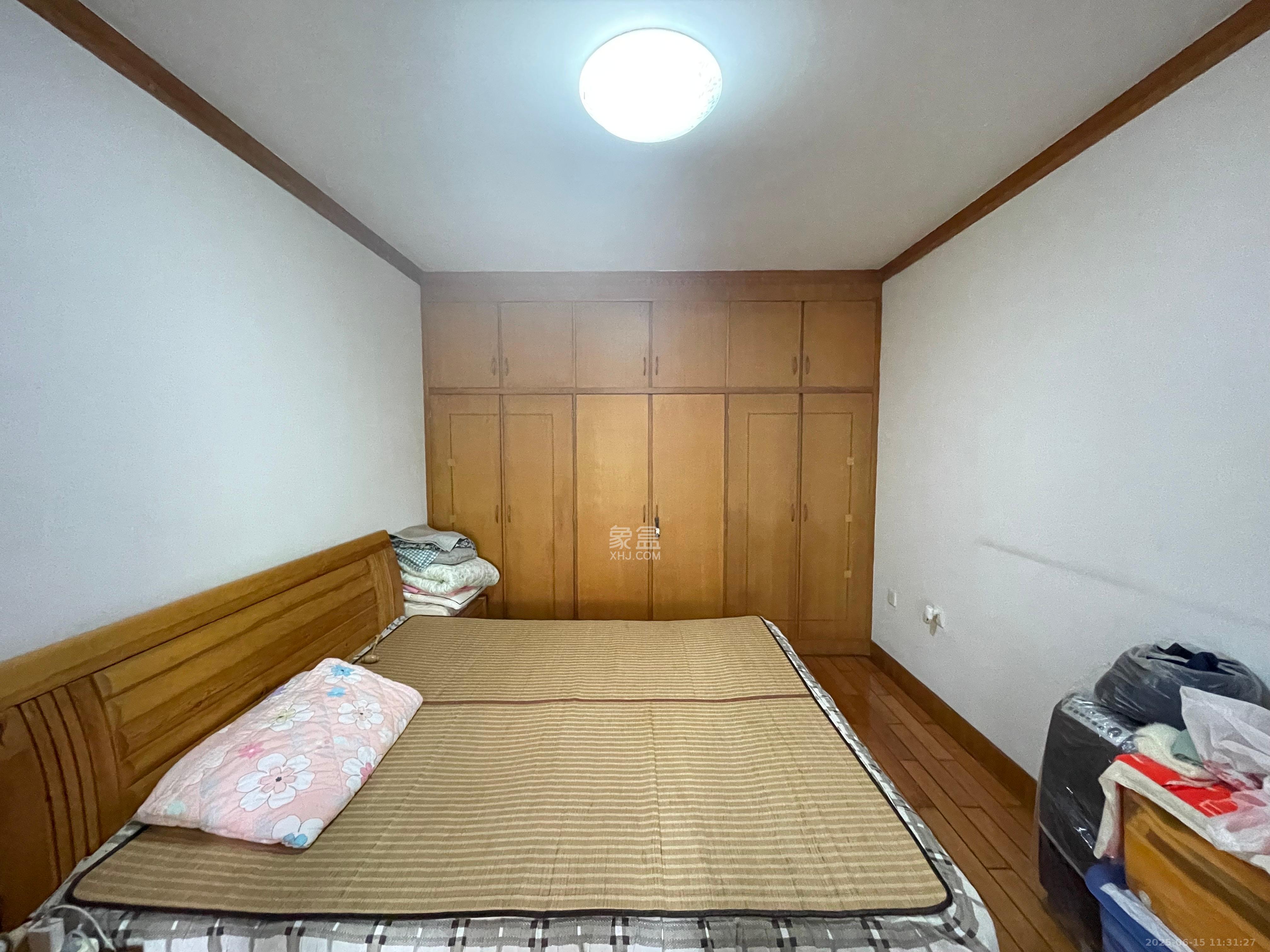 安塑宿舍  4室2厅2卫   2500.00元/月室内图