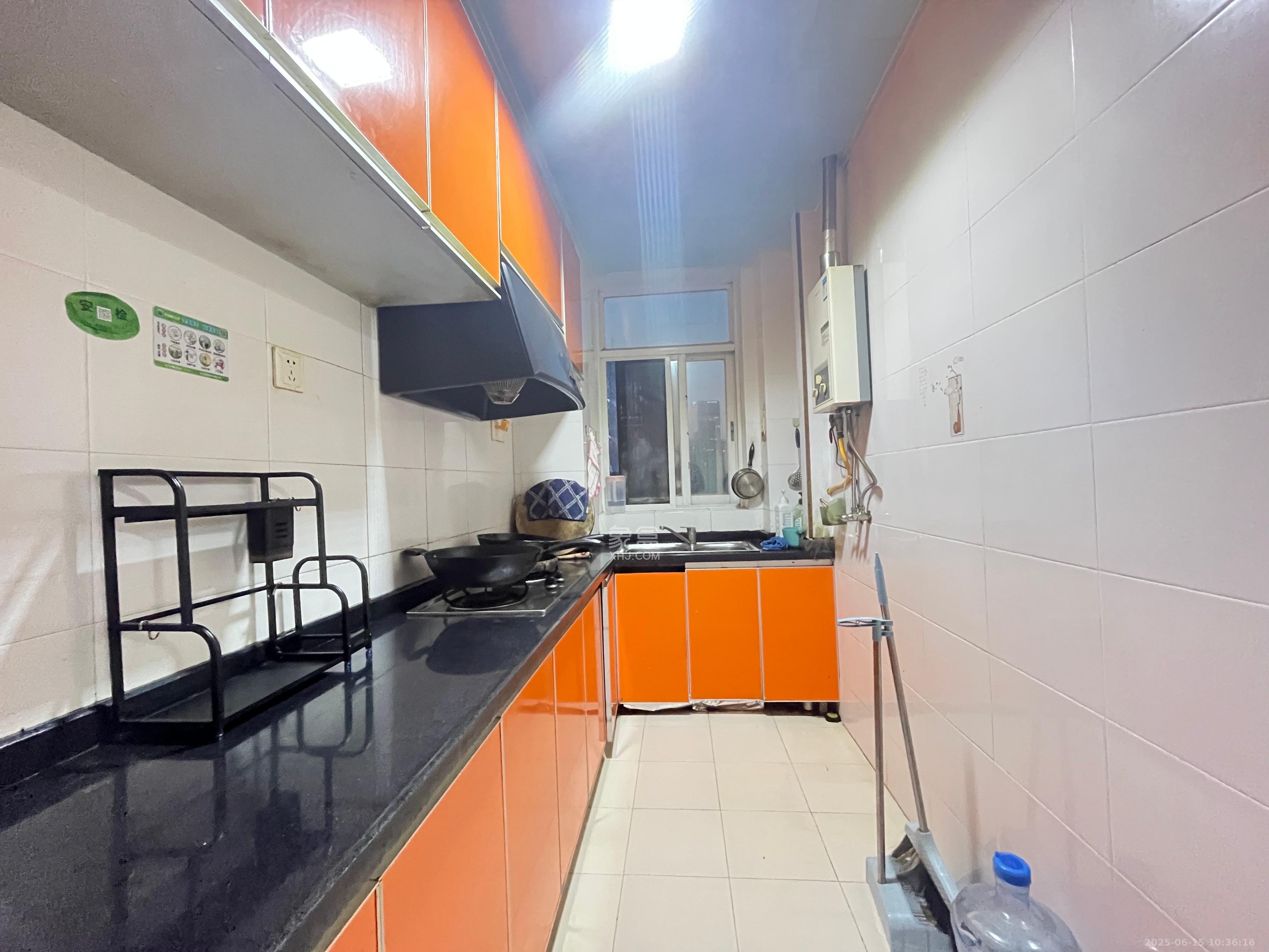 芙蓉公馆  2室1厅1卫    2600.0元/月 芙蓉公馆  2室1厅1卫    2600.0元/月室内图