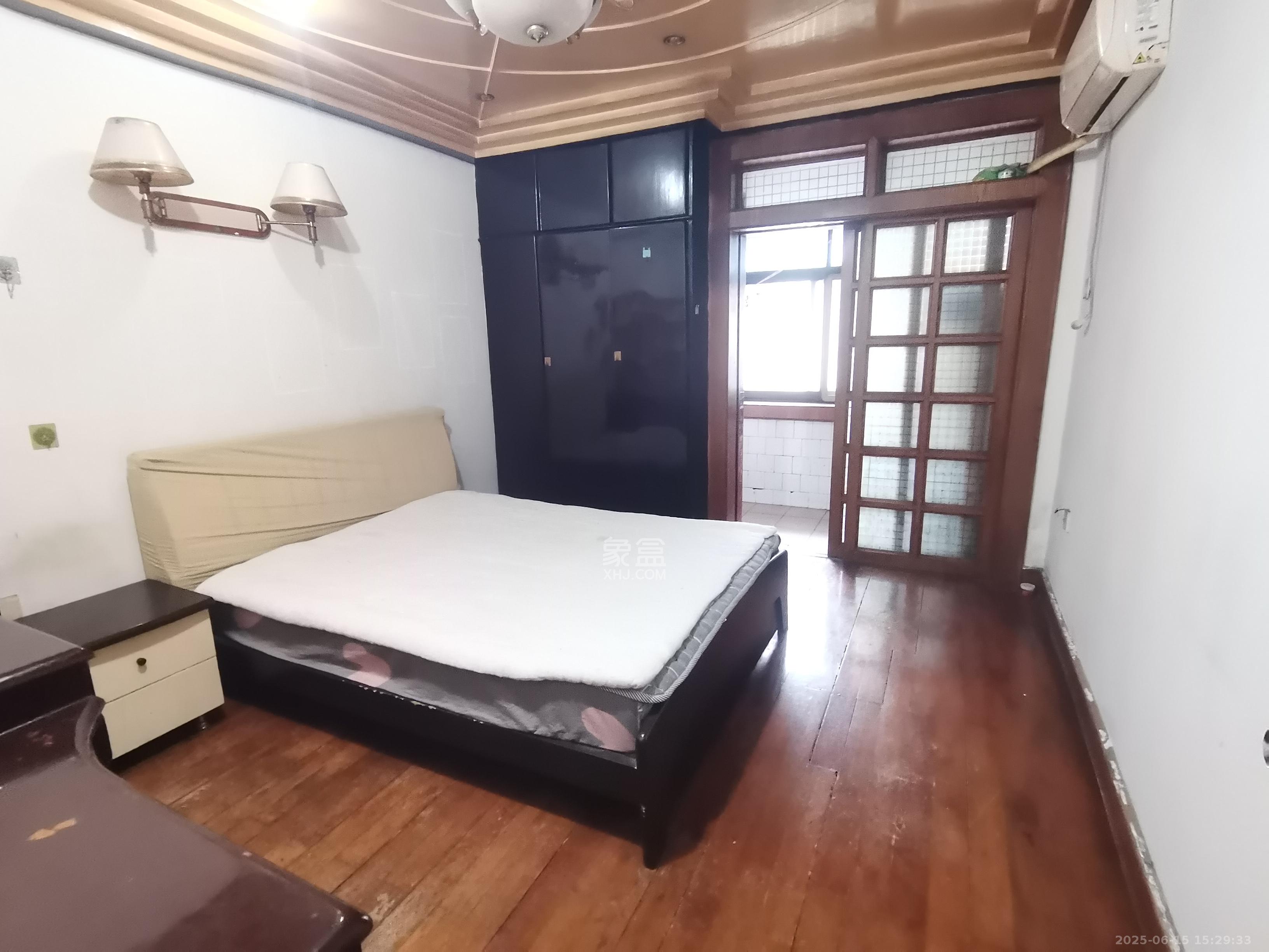 华达家园 3室2厅1卫 1400.0元/月 华达家园 3室2厅1卫 1400.0元/月室内图