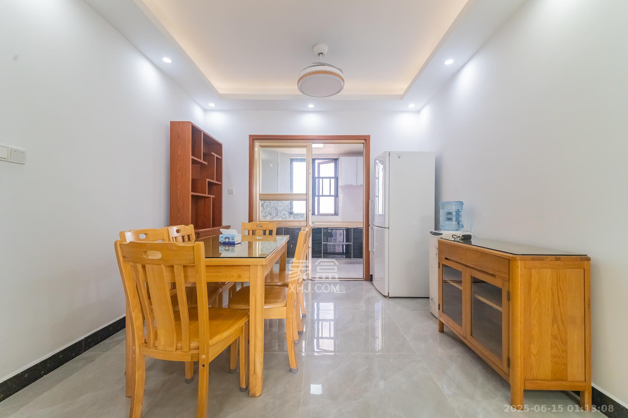 深业睿城  3室2厅1卫    92.0万 深业睿城  3室2厅1卫    92.0万客厅