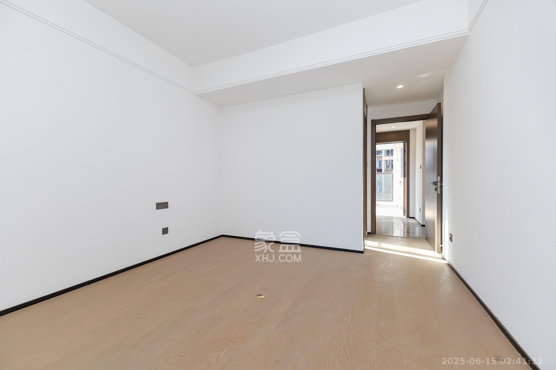 裕和府（乐万邦康桥悦城）  4室2厅2卫    140.0万卧室