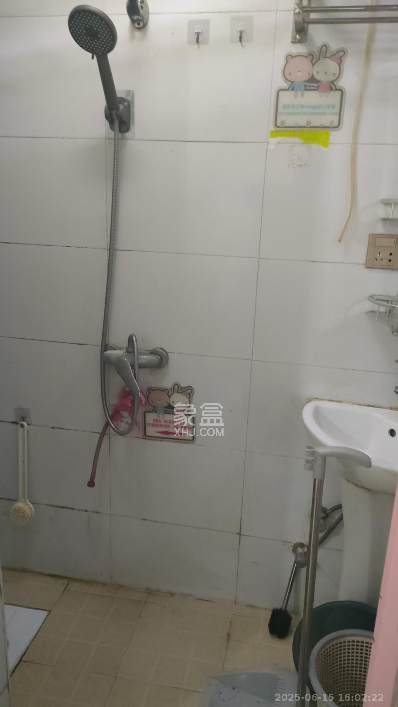 高正街散盘  1室1厅1卫    1100.0元/月 高正街散盘  1室1厅1卫    1100.0元/月室内图