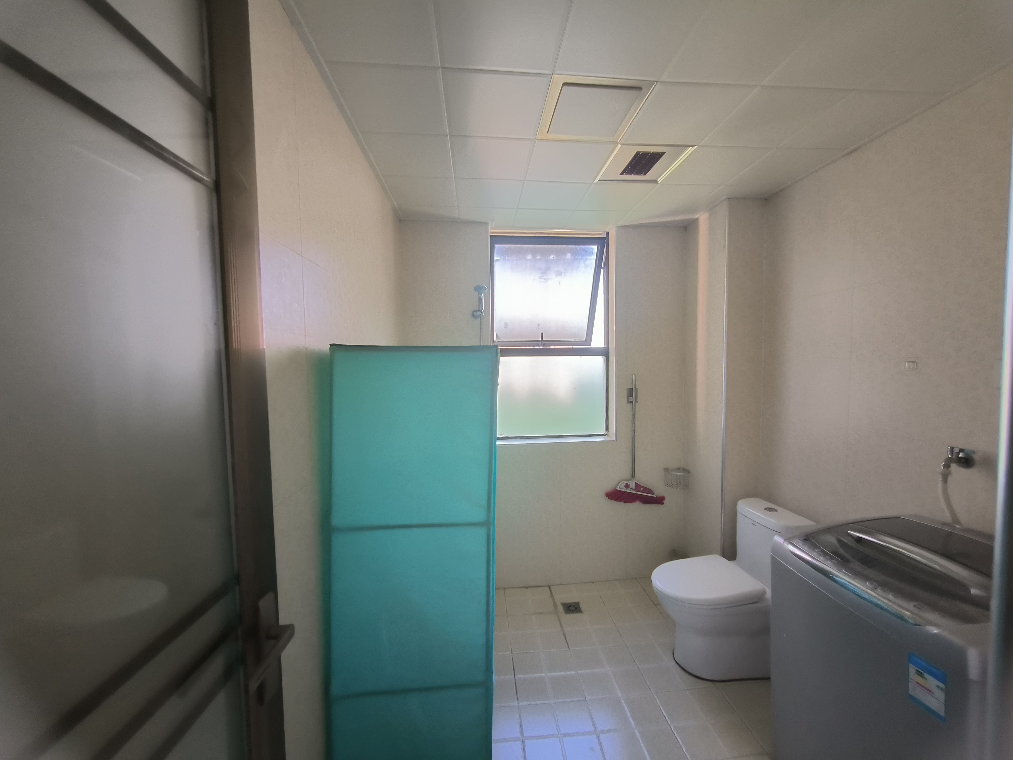 湾田家园  3室2厅2卫    2200.0元/月 湾田家园  3室2厅2卫    2200.0元/月室内图