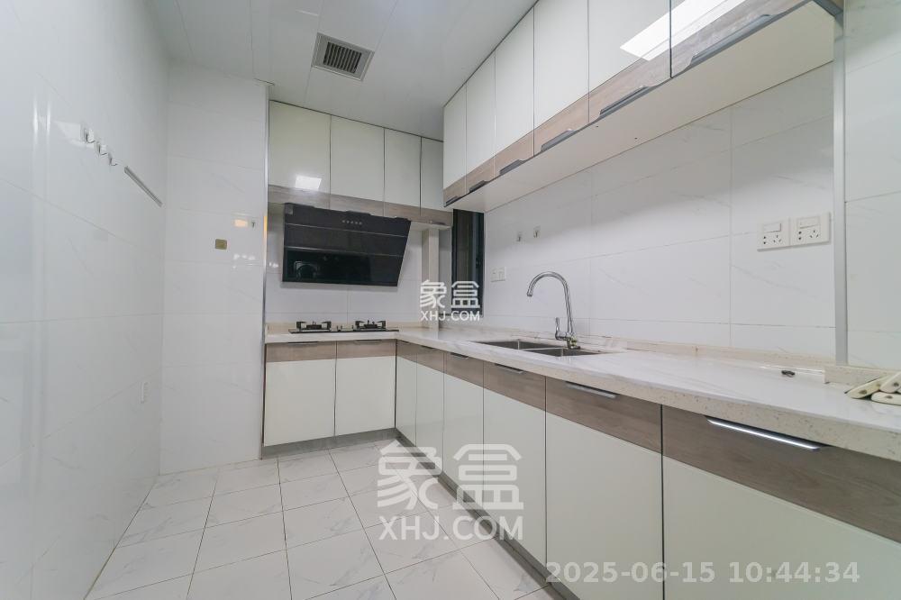 恒基凯旋门一二期 4室2厅3卫 3600.0元/月 恒基凯旋门一二期 4室2厅3卫 3600.0元/月室内图