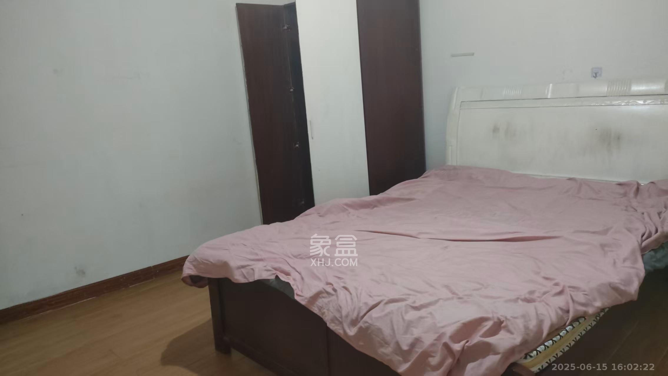 高正街散盘  1室1厅1卫    1100.0元/月 高正街散盘  1室1厅1卫    1100.0元/月室内图