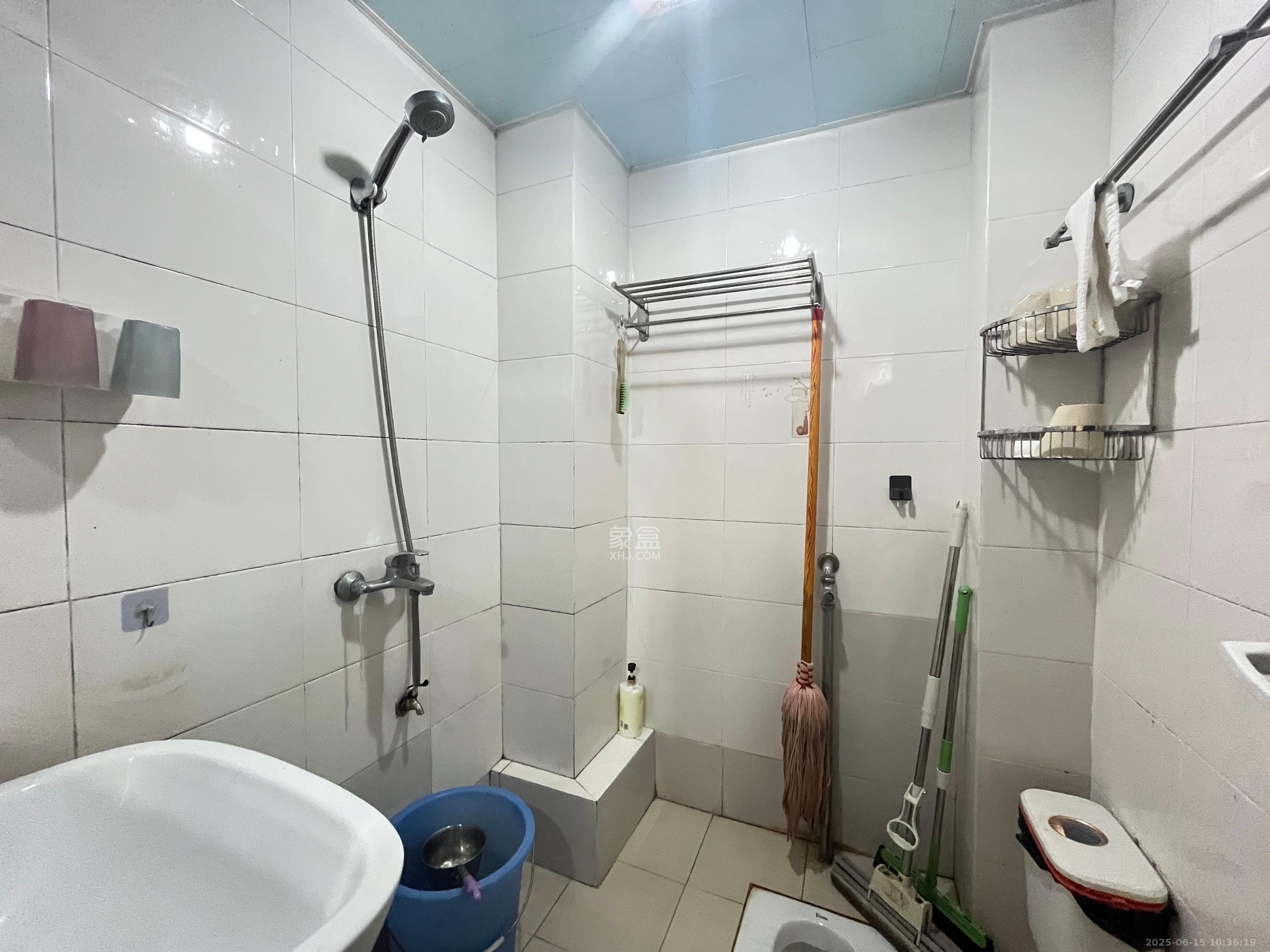 芙蓉公馆  2室1厅1卫    2600.0元/月 芙蓉公馆  2室1厅1卫    2600.0元/月室内图