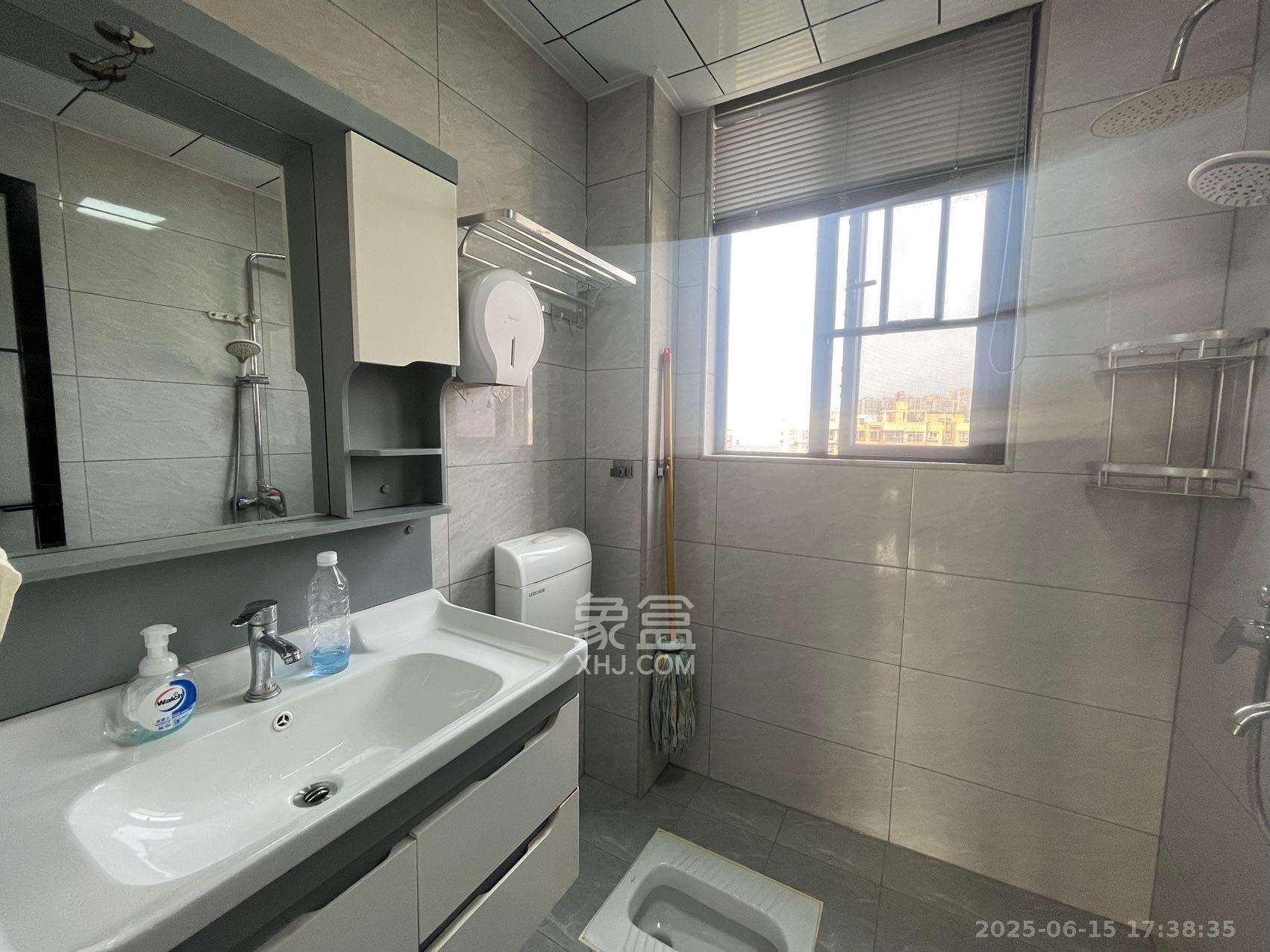 鄱阳小区  3室2厅1卫   2200.00元/月室内图