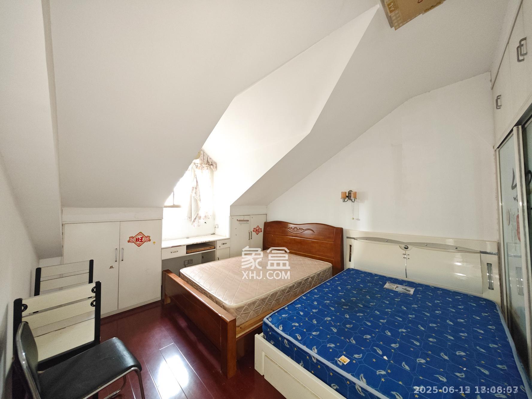 莲湖汽配城 3室2厅1卫 2200.0元/月 莲湖汽配城 3室2厅1卫 2200.0元/月室内图