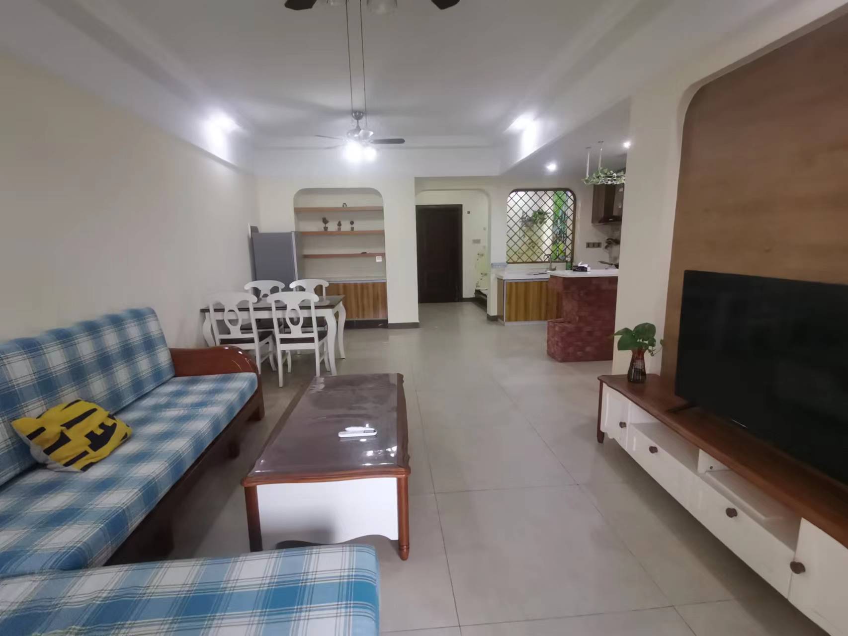 天伦誉海湾  2室2厅1卫    2600.0元/月 天伦誉海湾  2室2厅1卫    2600.0元/月室内图