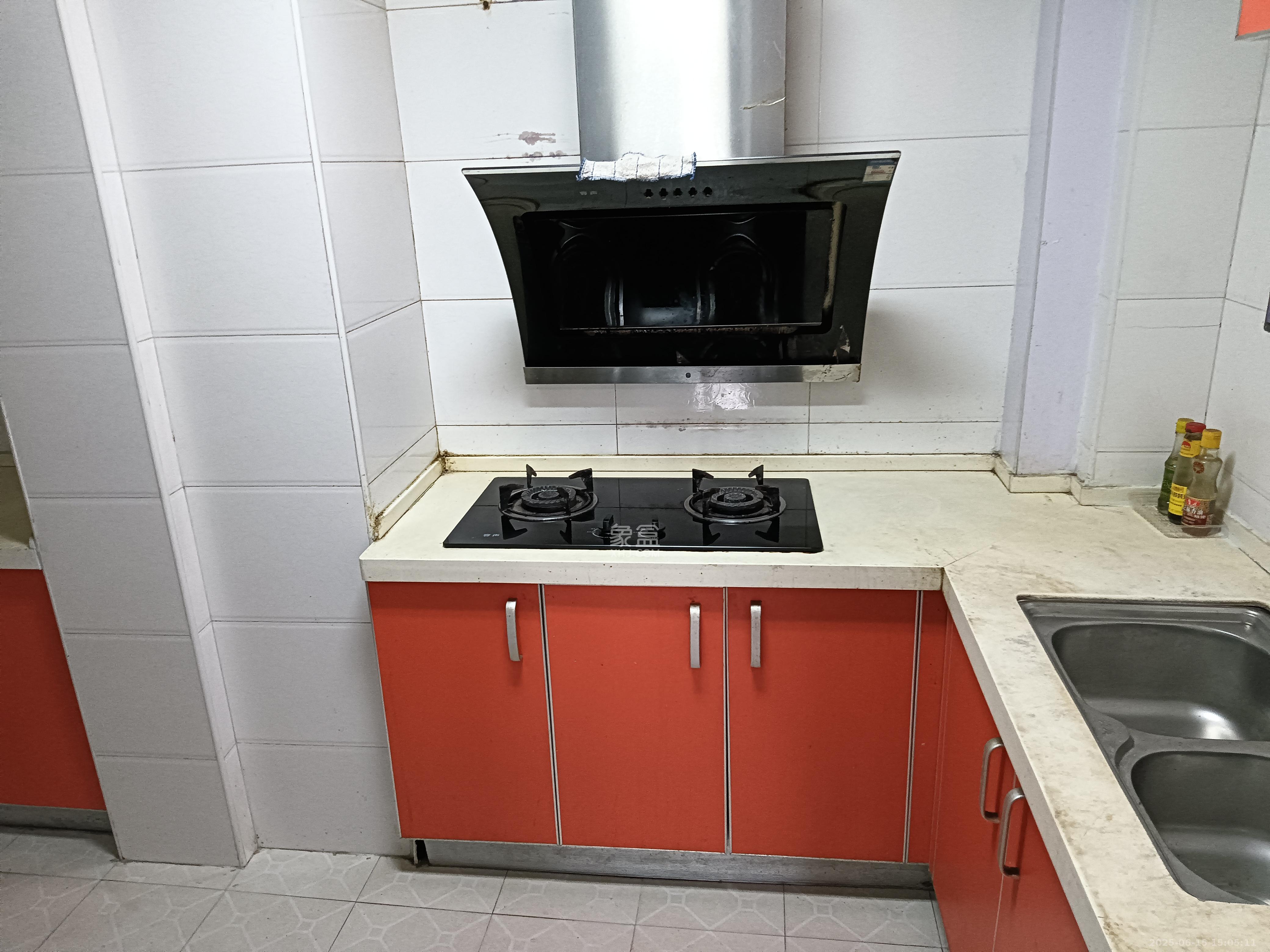 月畔湾  2室1厅1卫   2200.00元/月室内图