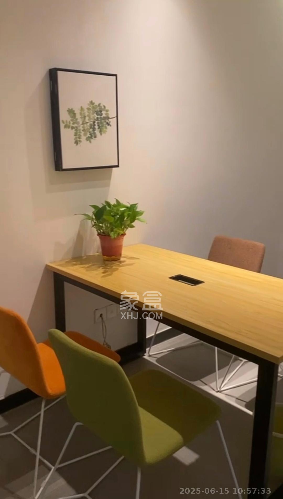 麓谷新长海中心   400.0㎡      13000.0元/月室内图