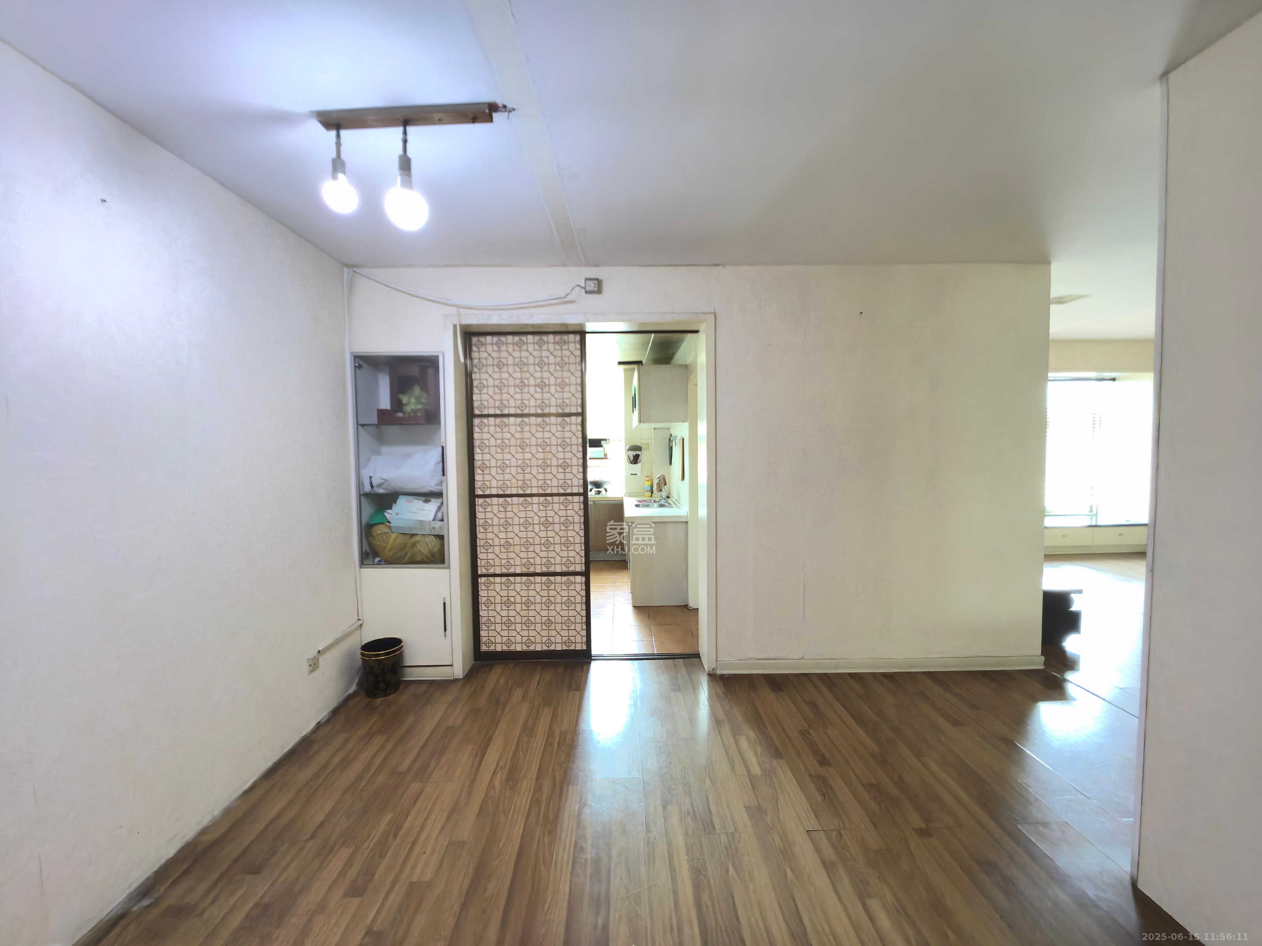 咸嘉新村嘉文苑  3室2厅2卫   2500.00元/月室内图