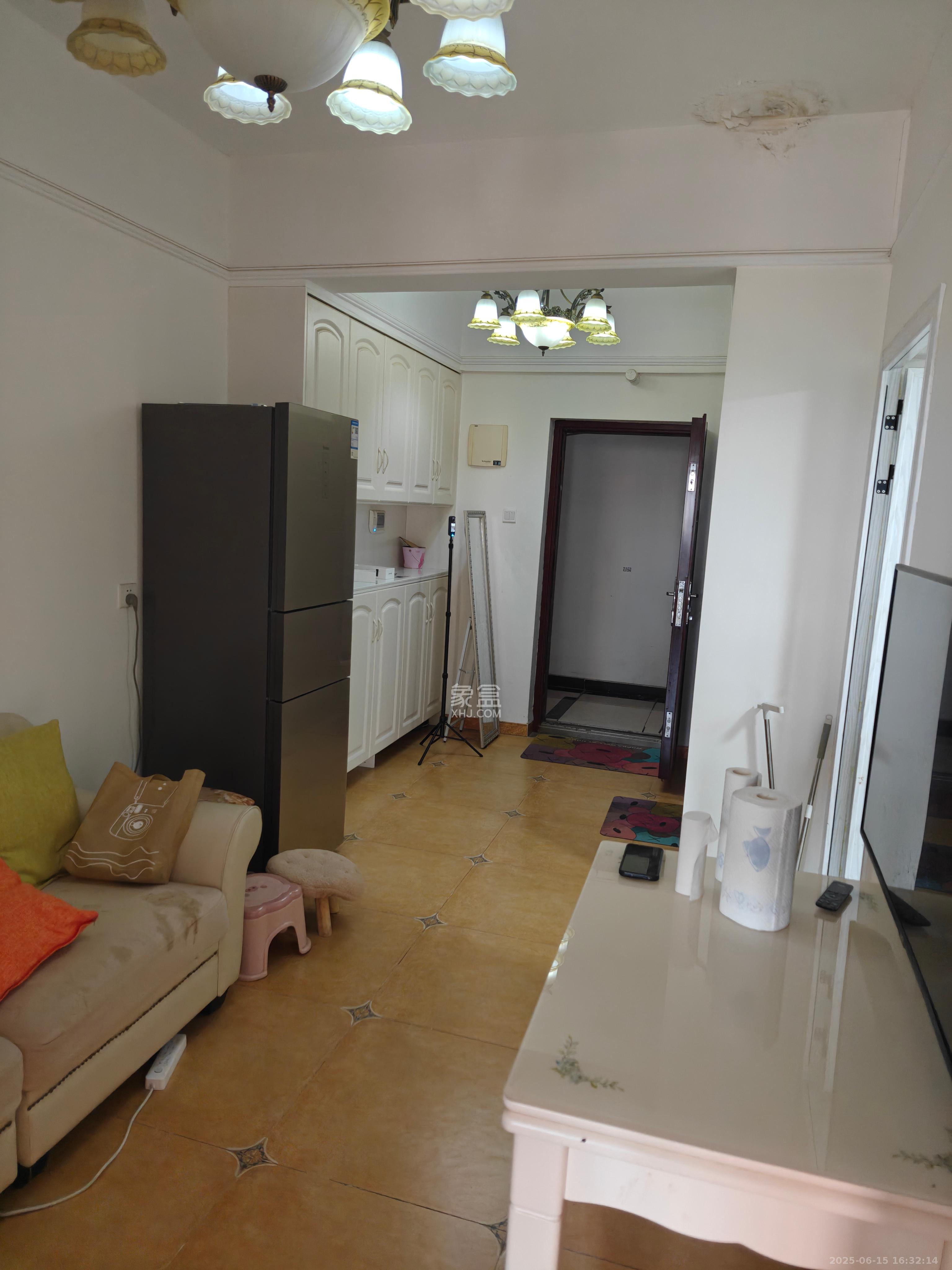 中信凯旋蓝岸（中信新城三期）  1室1厅1卫   1500.00元/月室内图