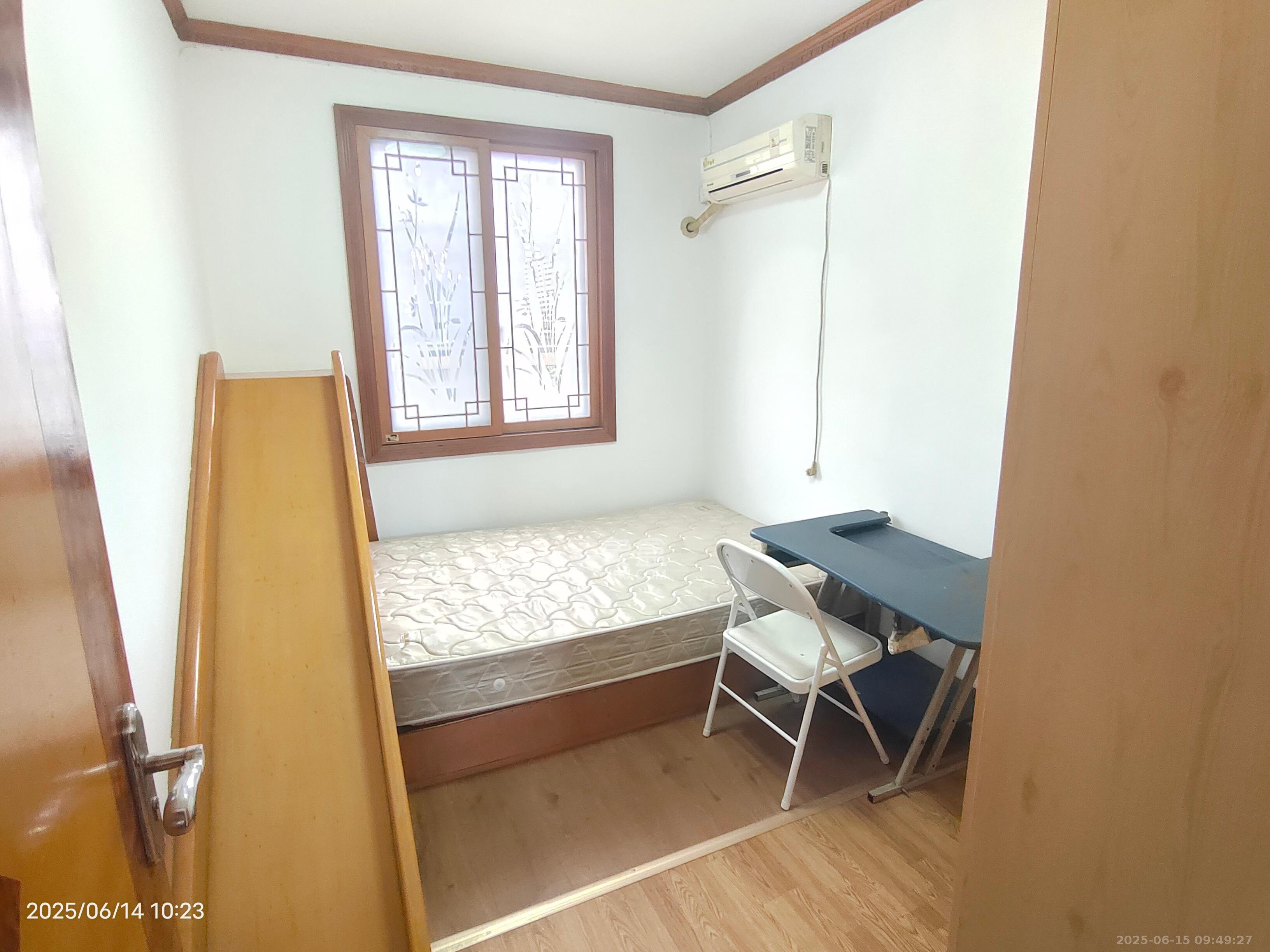 鸿基花园  4室1厅1卫    2200.0元/月 鸿基花园  4室1厅1卫    2200.0元/月室内图