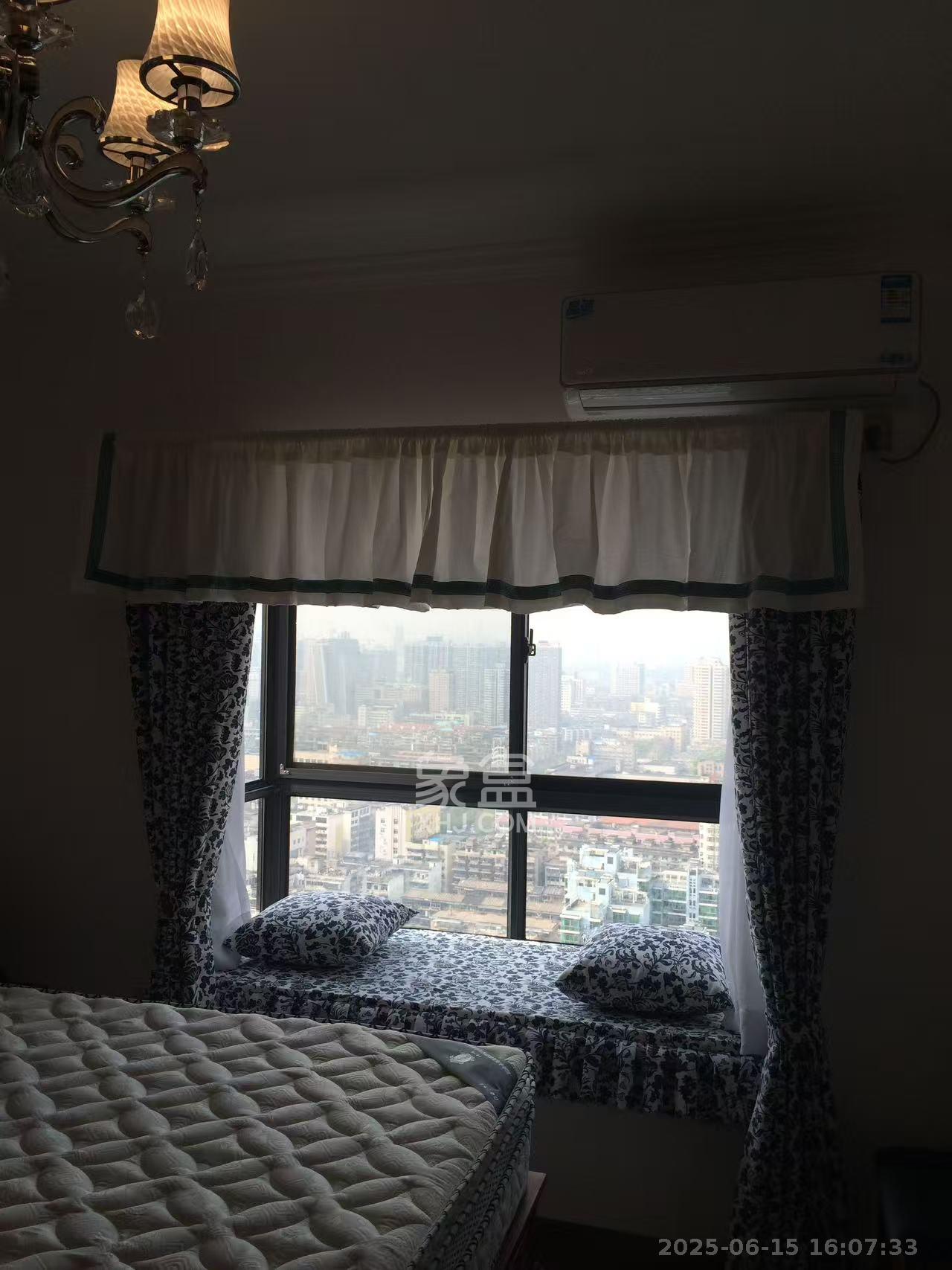 曙光领峰(曙光家园) 3室2厅1卫 2800.0元/月 曙光领峰(曙光家园) 3室2厅1卫 2800.0元/月室内图